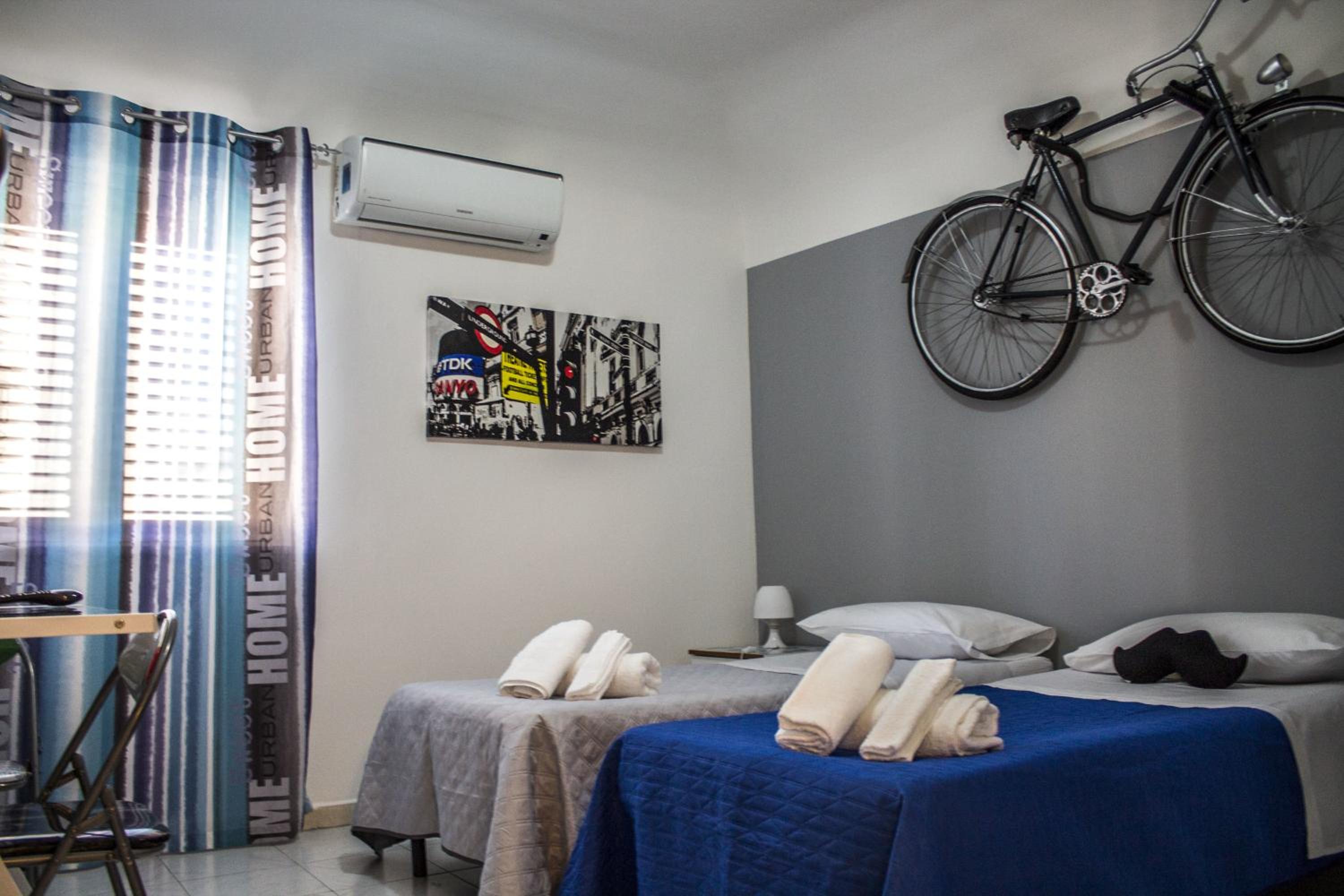 Double or Twin Room - Photo 4