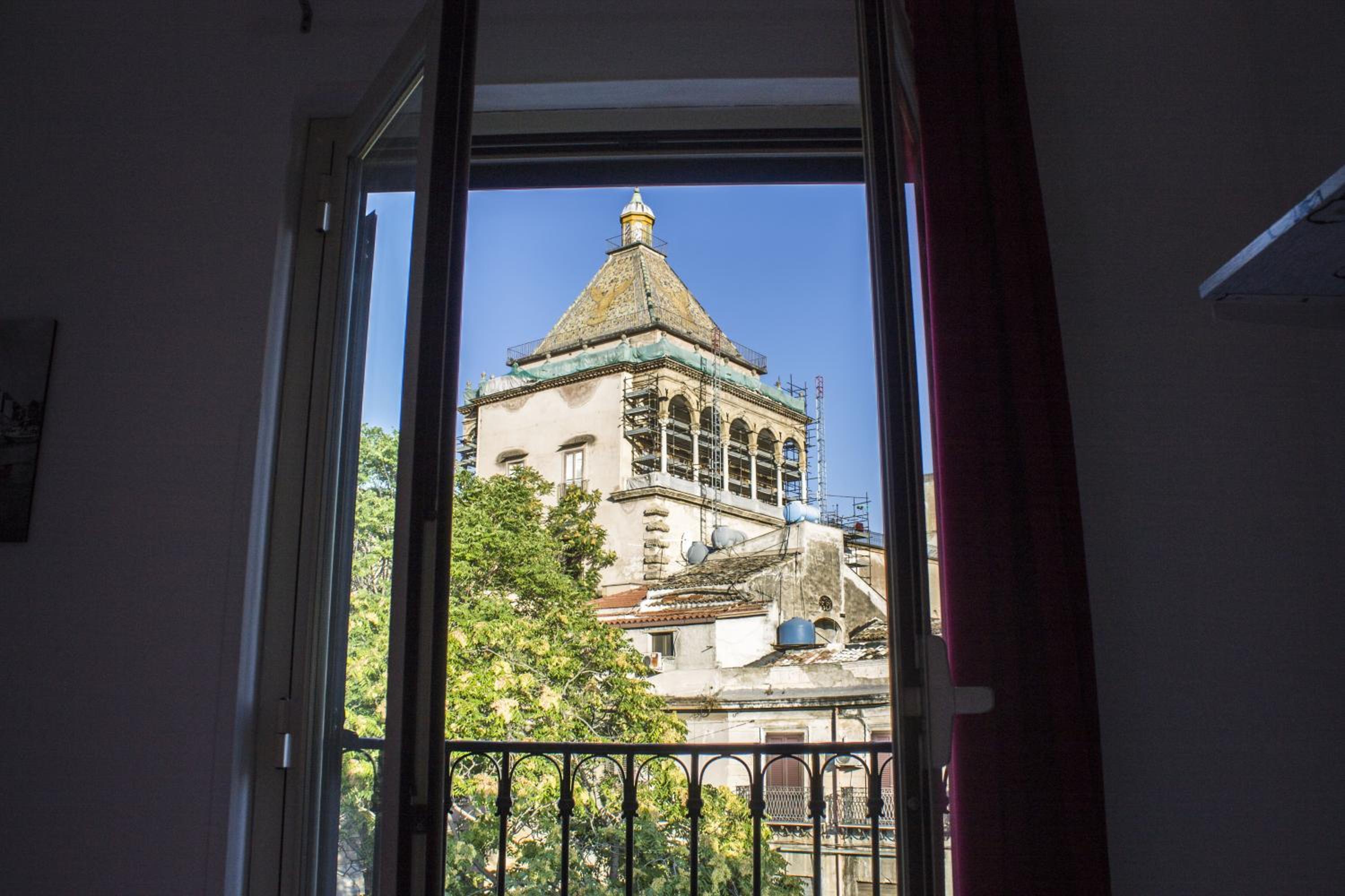 Suite with City View - Photo 2