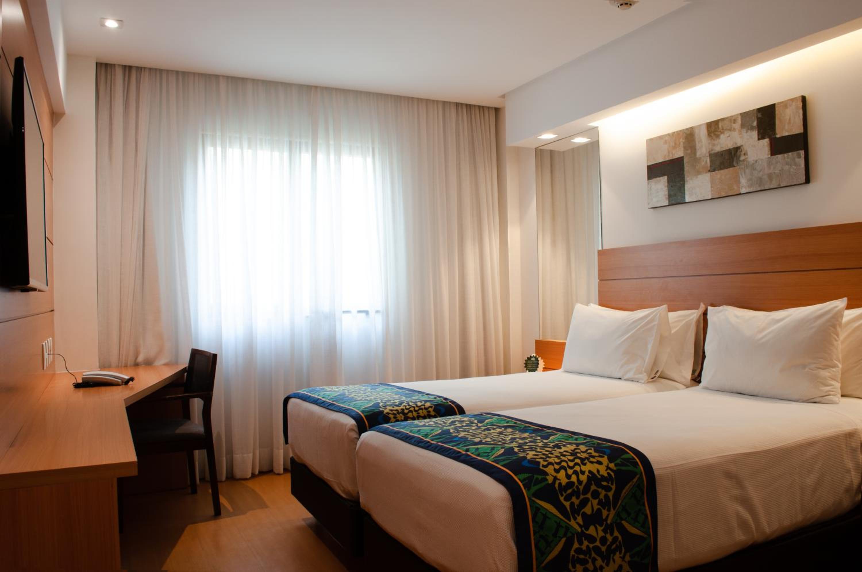 Standard Twin Room - Photo 7