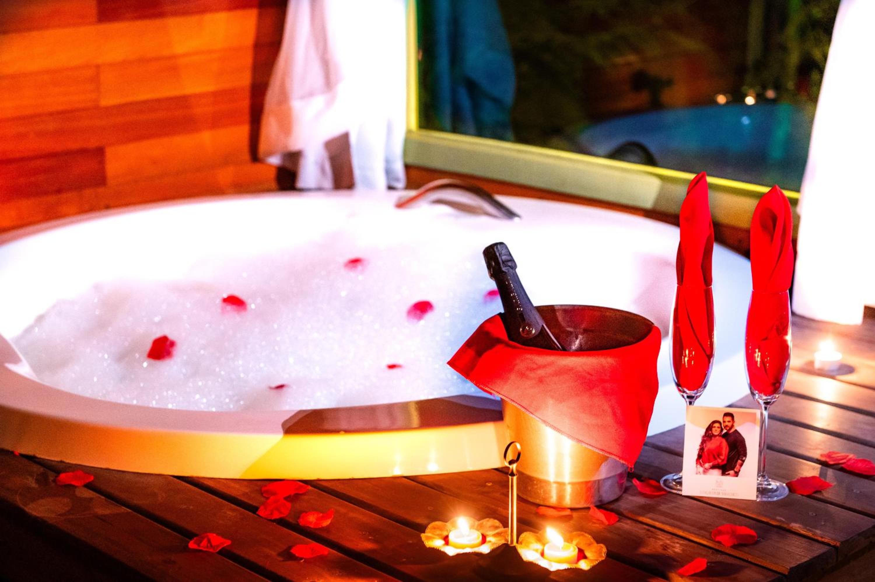 Superior Chalet with Spa Bath - Photo 4