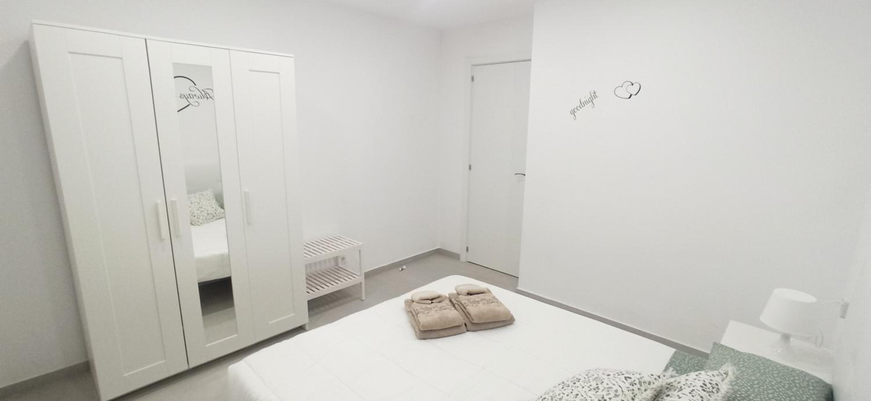 One-Bedroom Apartment photo 3