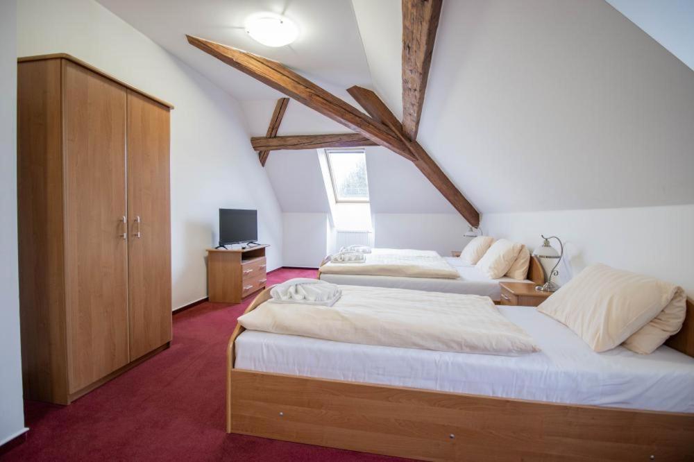Triple Room - Photo 2
