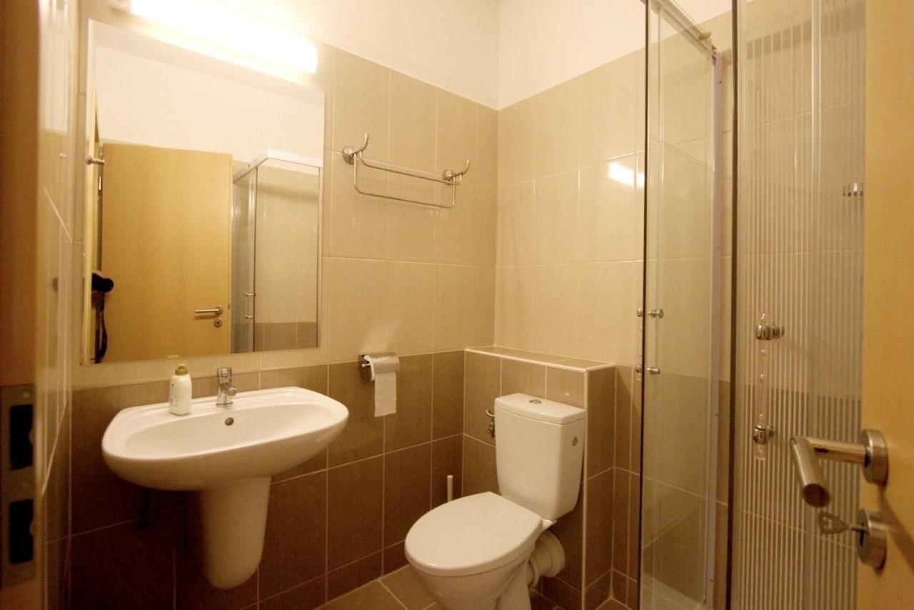 Superior Quadruple Room photo 3