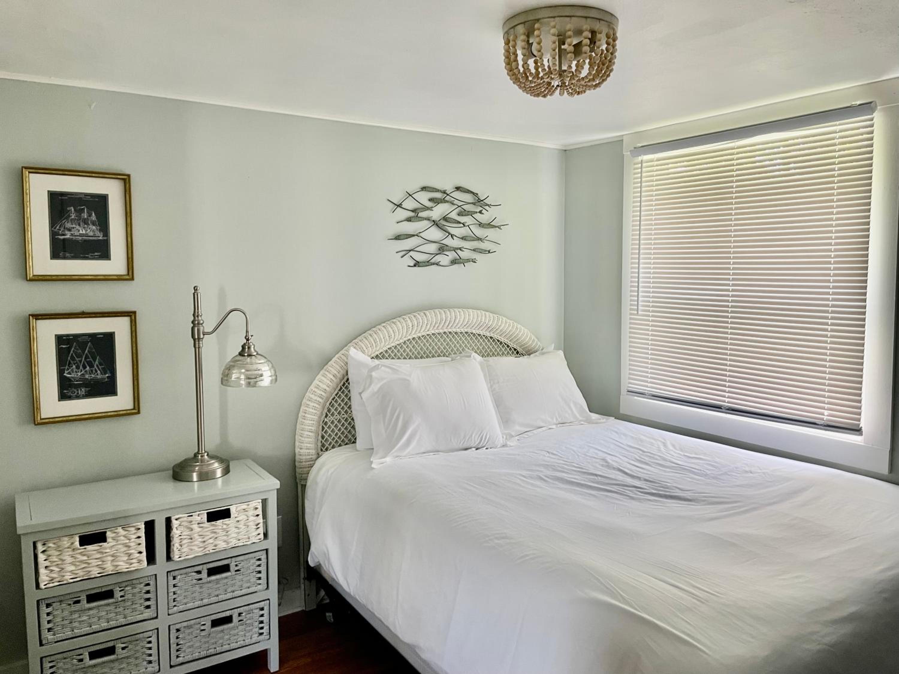 Two-Bedroom House - Photo 2