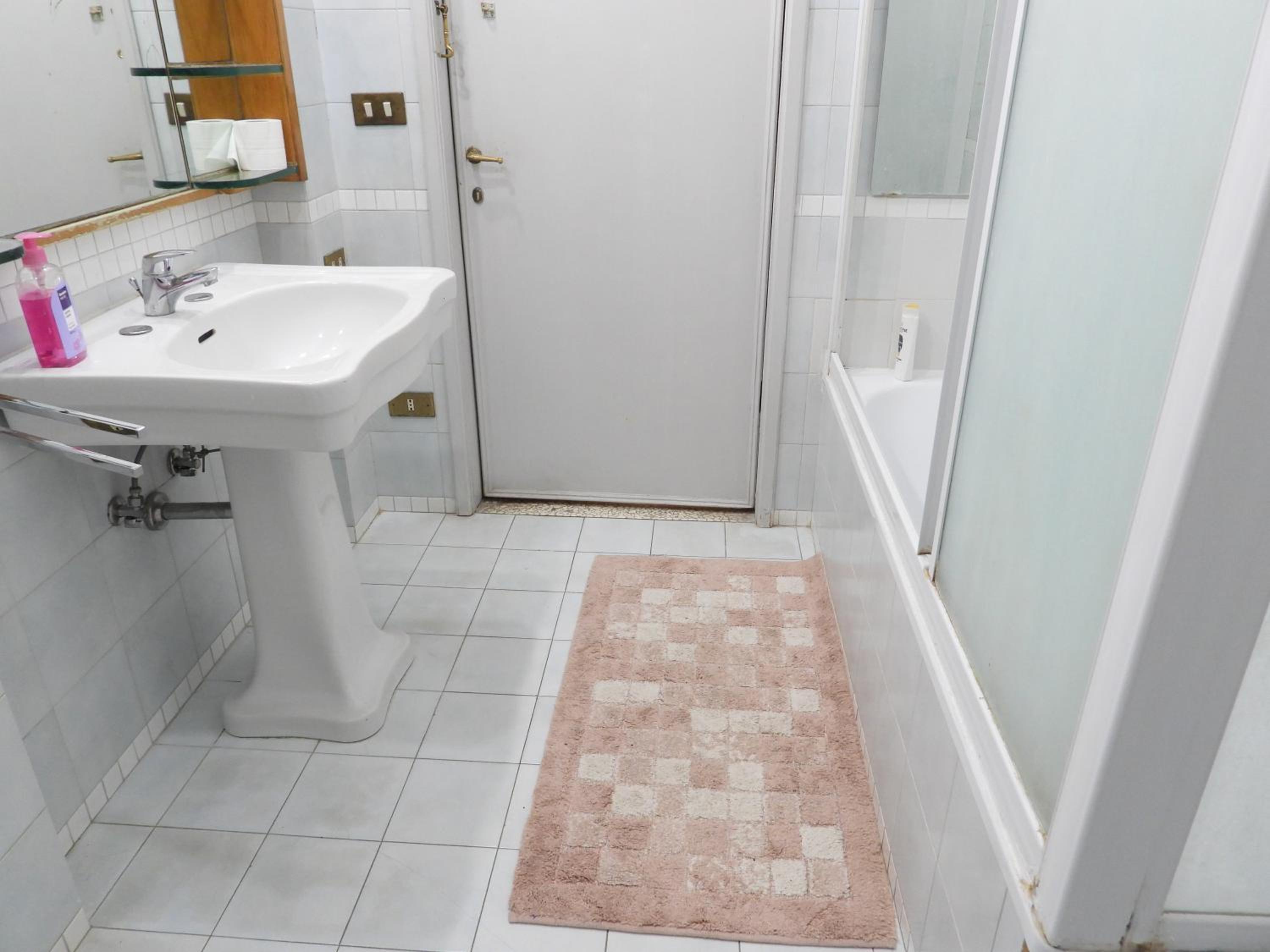 Triple Room With Shared Bathroom photo 3