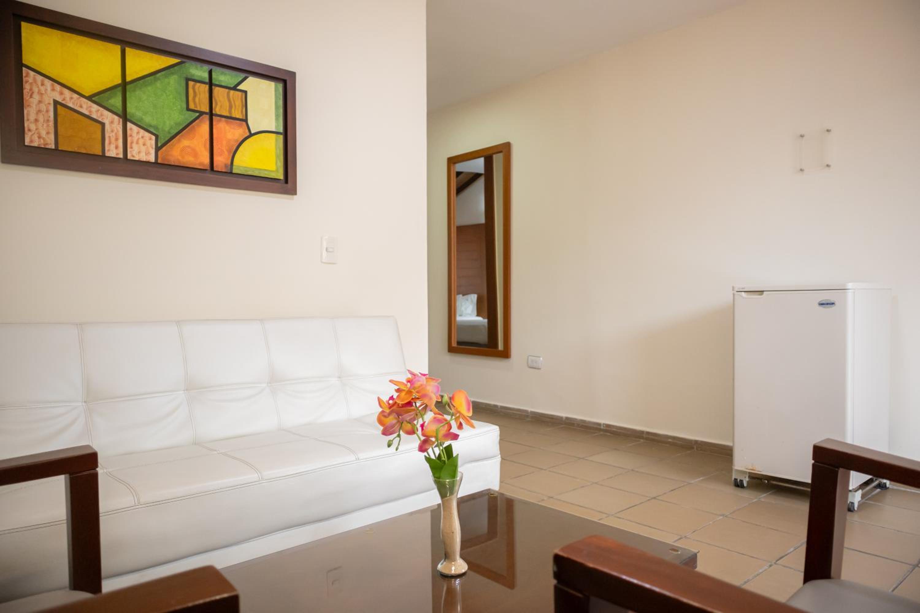 Twin Junior Suite - Non-Smoking - Photo 4