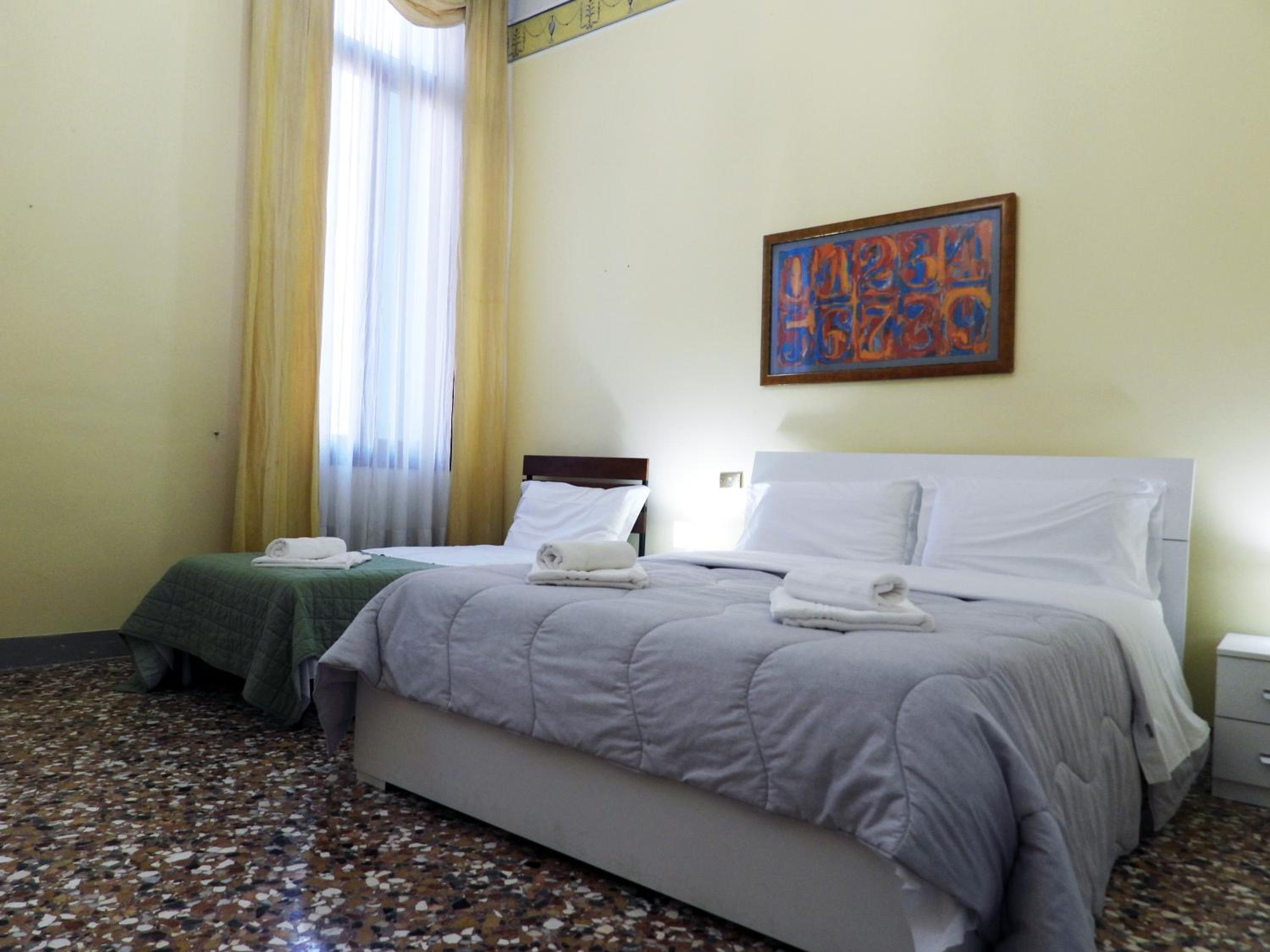 Triple Room With Shared Bathroom photo 1