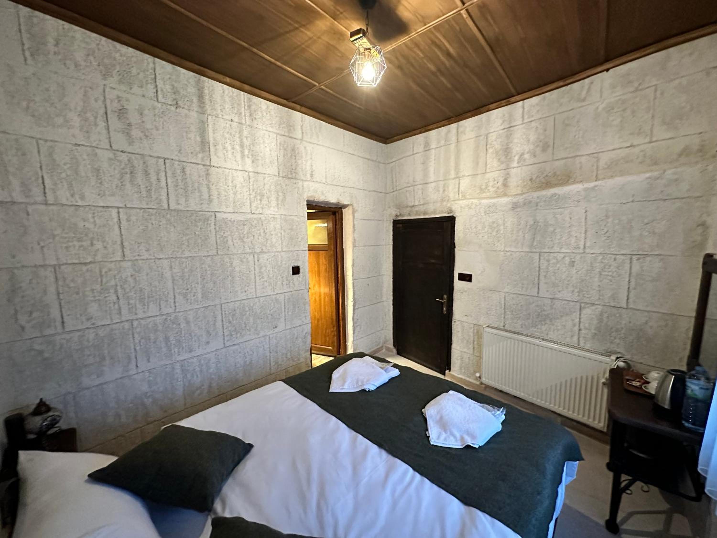Economy Double Room - Photo 4
