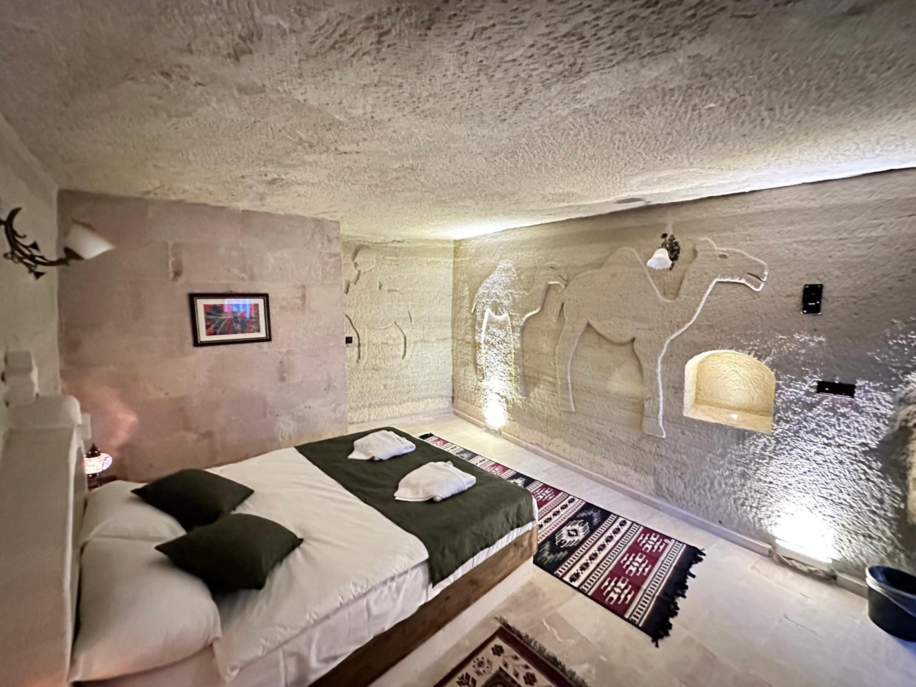 Double Room - Photo 6