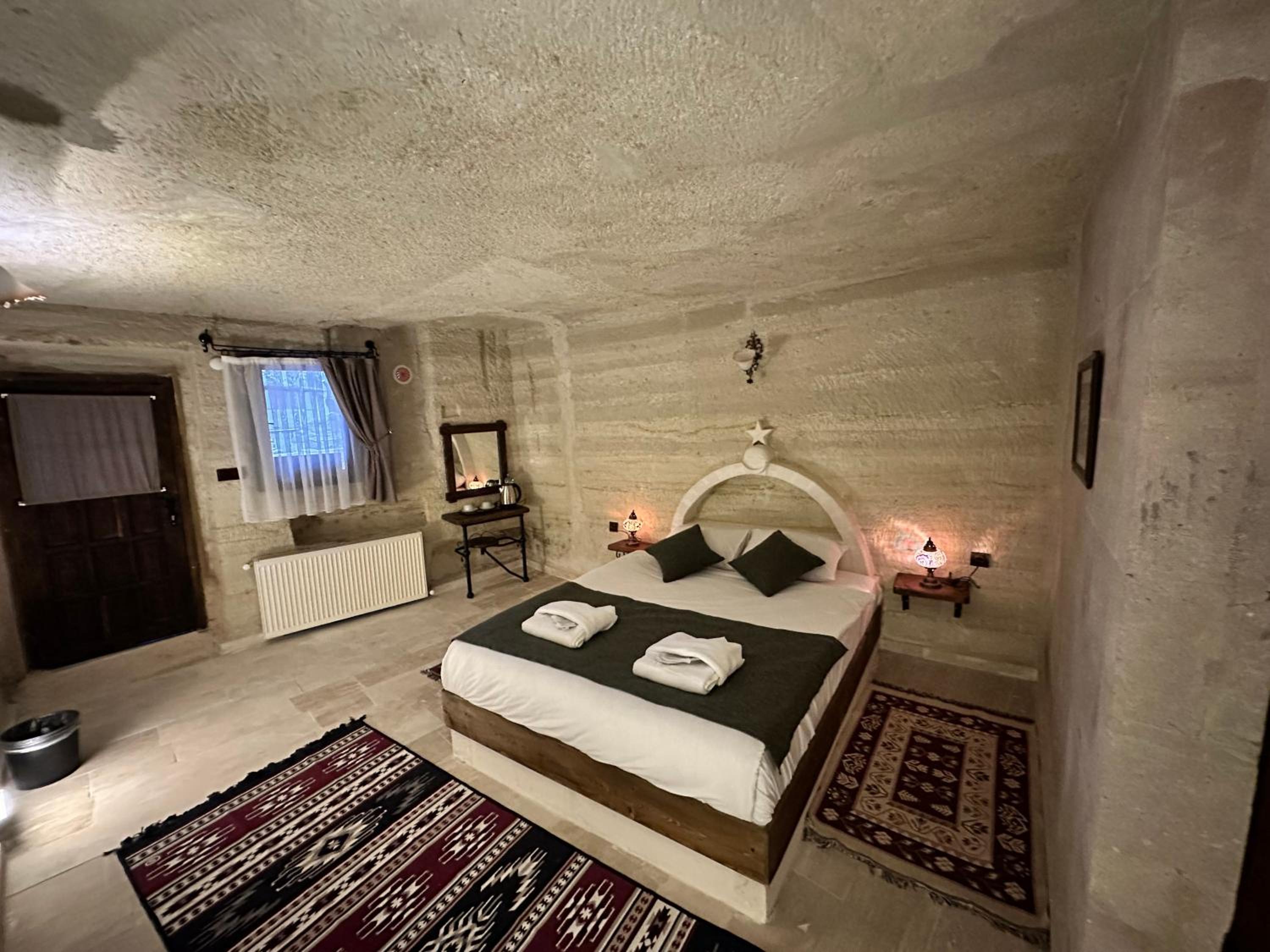 Double Room - Photo 1