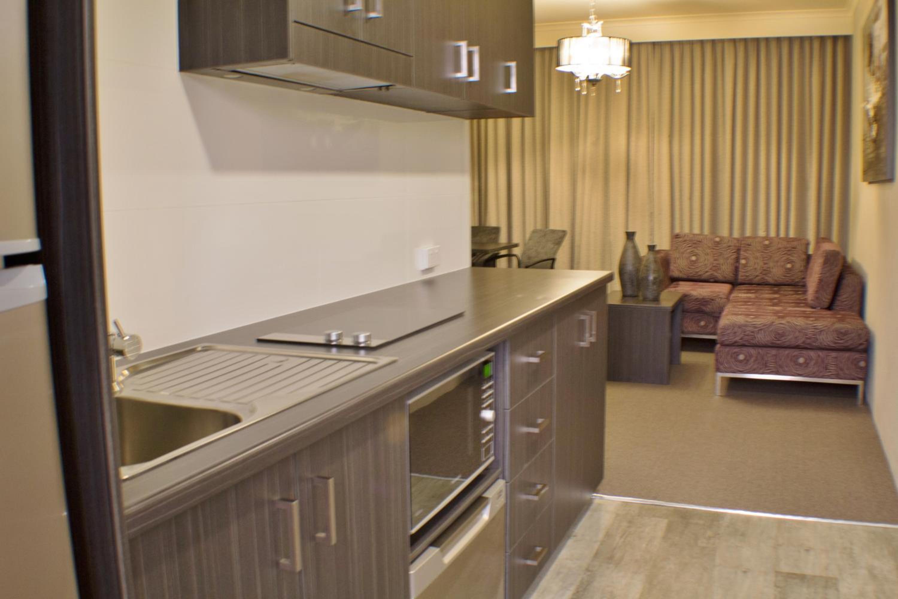 Two-Bedroom Deluxe Apartment photo 2