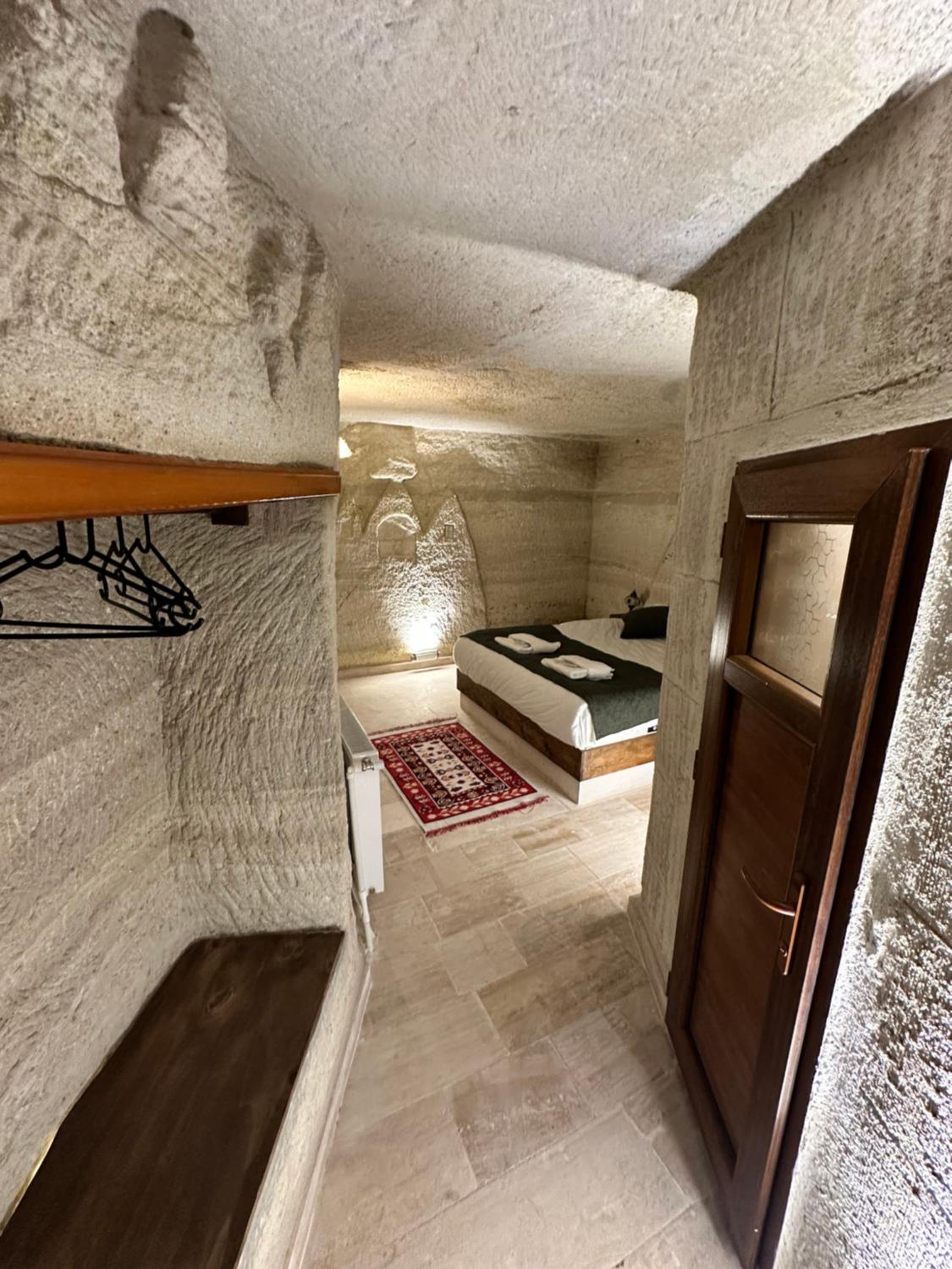Economy Double Room - Photo 8