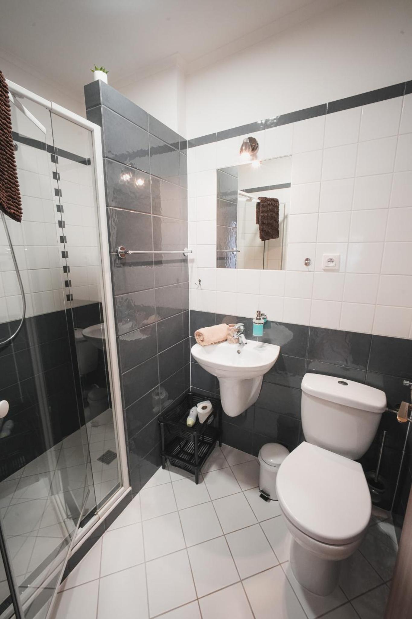 Deluxe Double Room with Shower photo 3