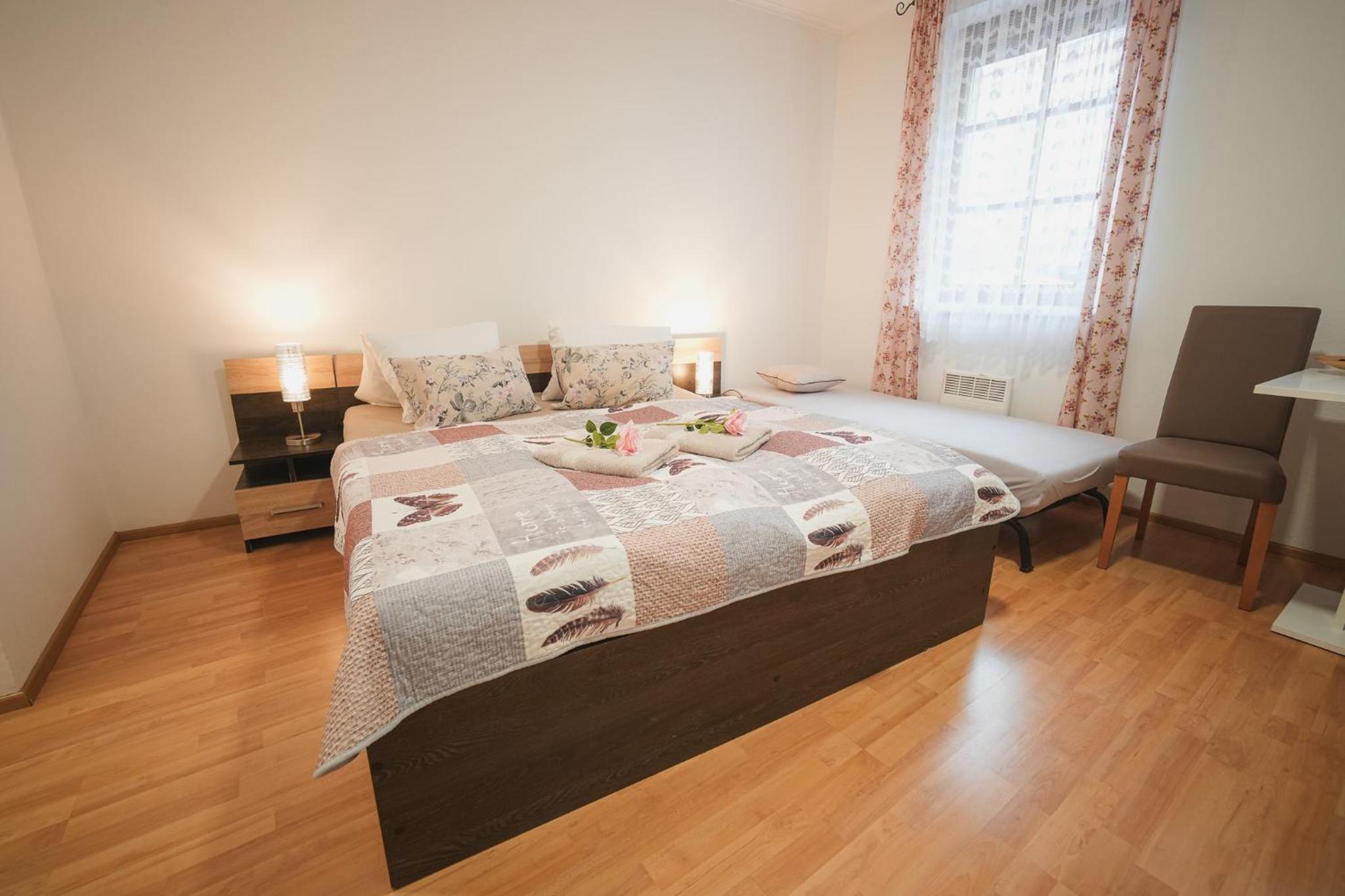 Deluxe Double Room with Shower photo 2