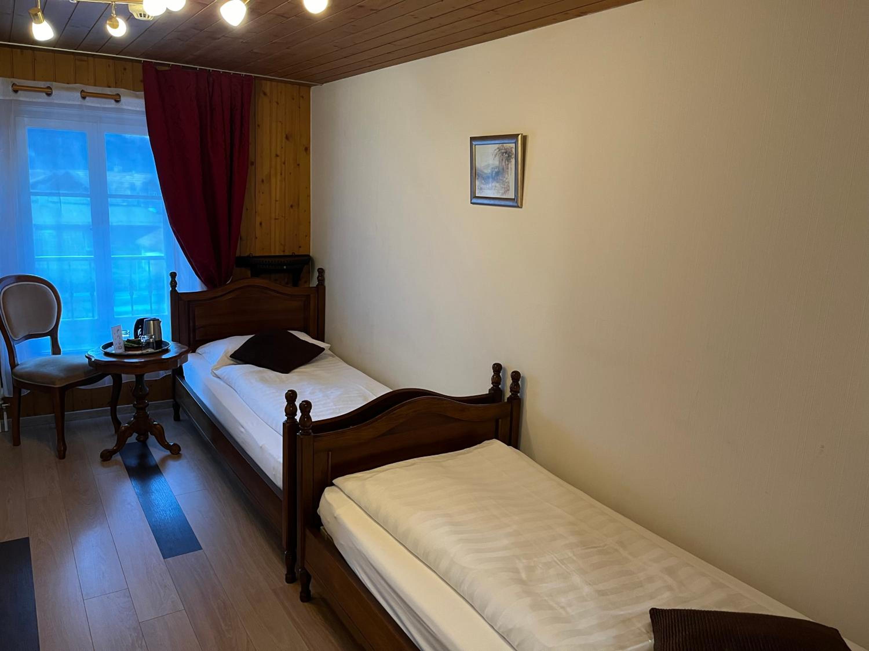 Twin Room with River View - Photo 1