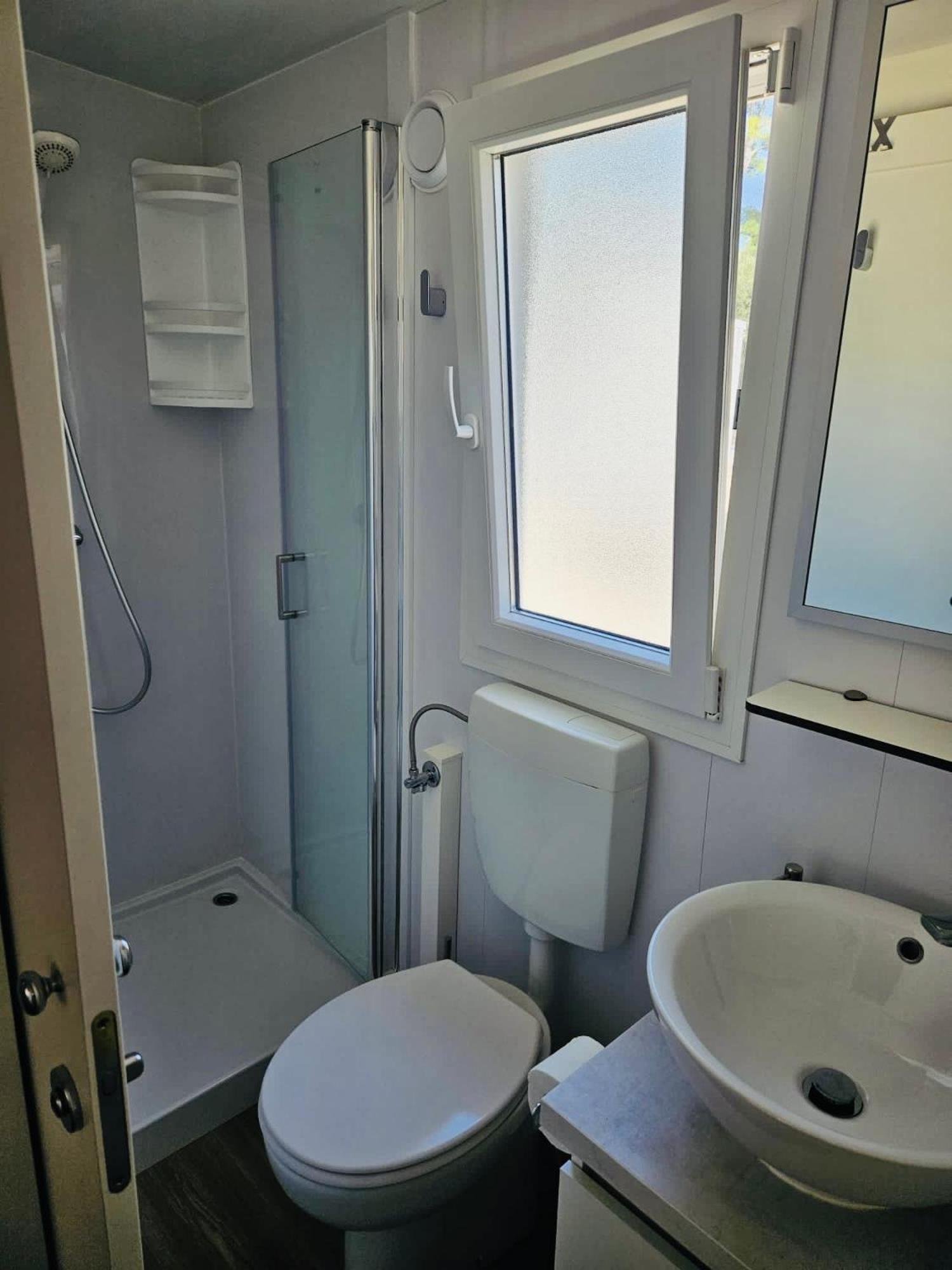 Mobile Home photo 2