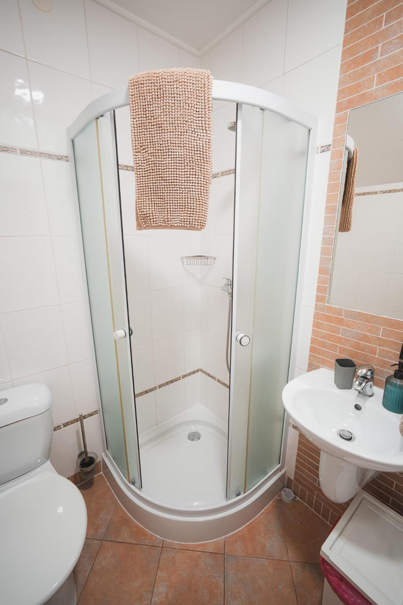 Small Double or Twin Room photo 3