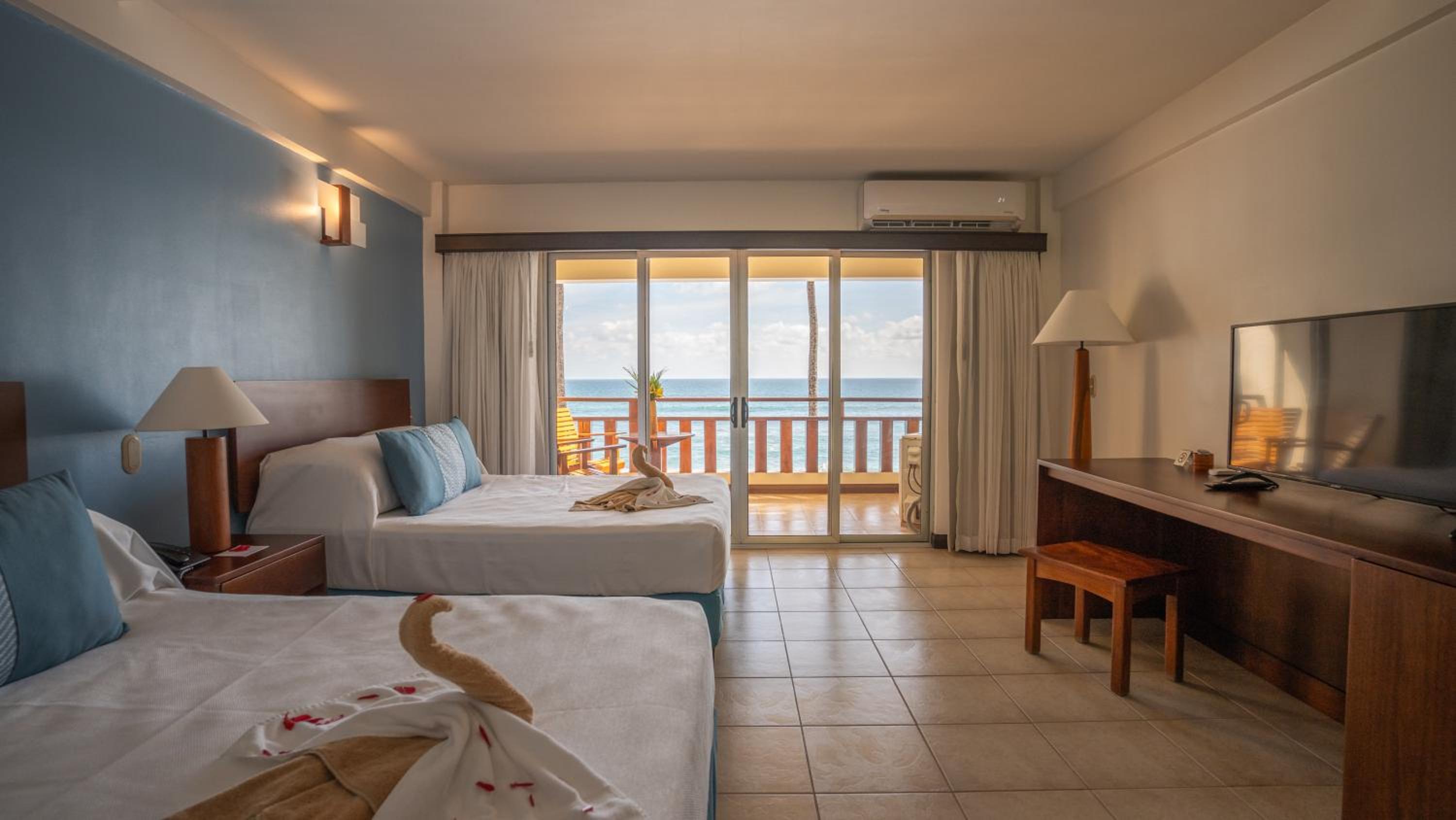  Beachfront two Queen Beds - Photo 1