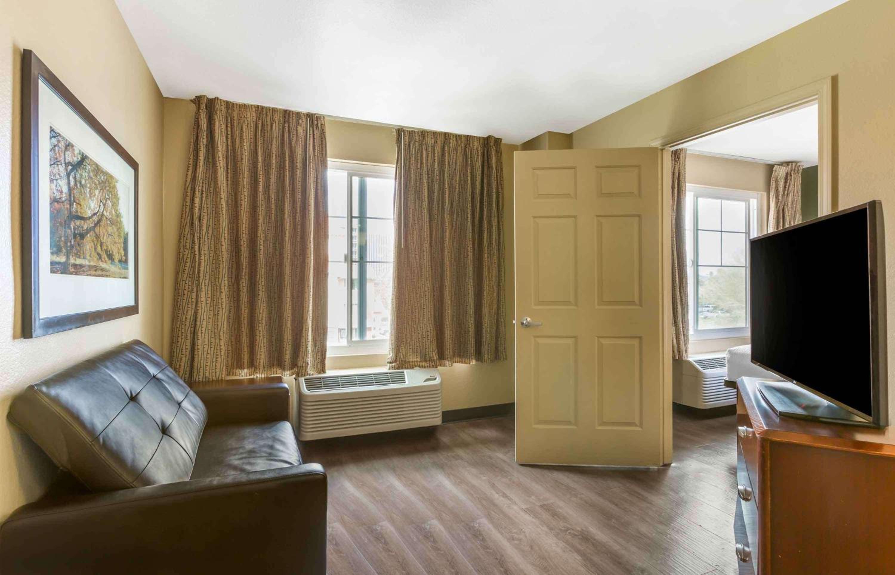 One Bedroom Suite with 2 Double Beds - Non-Smoking - Photo 4