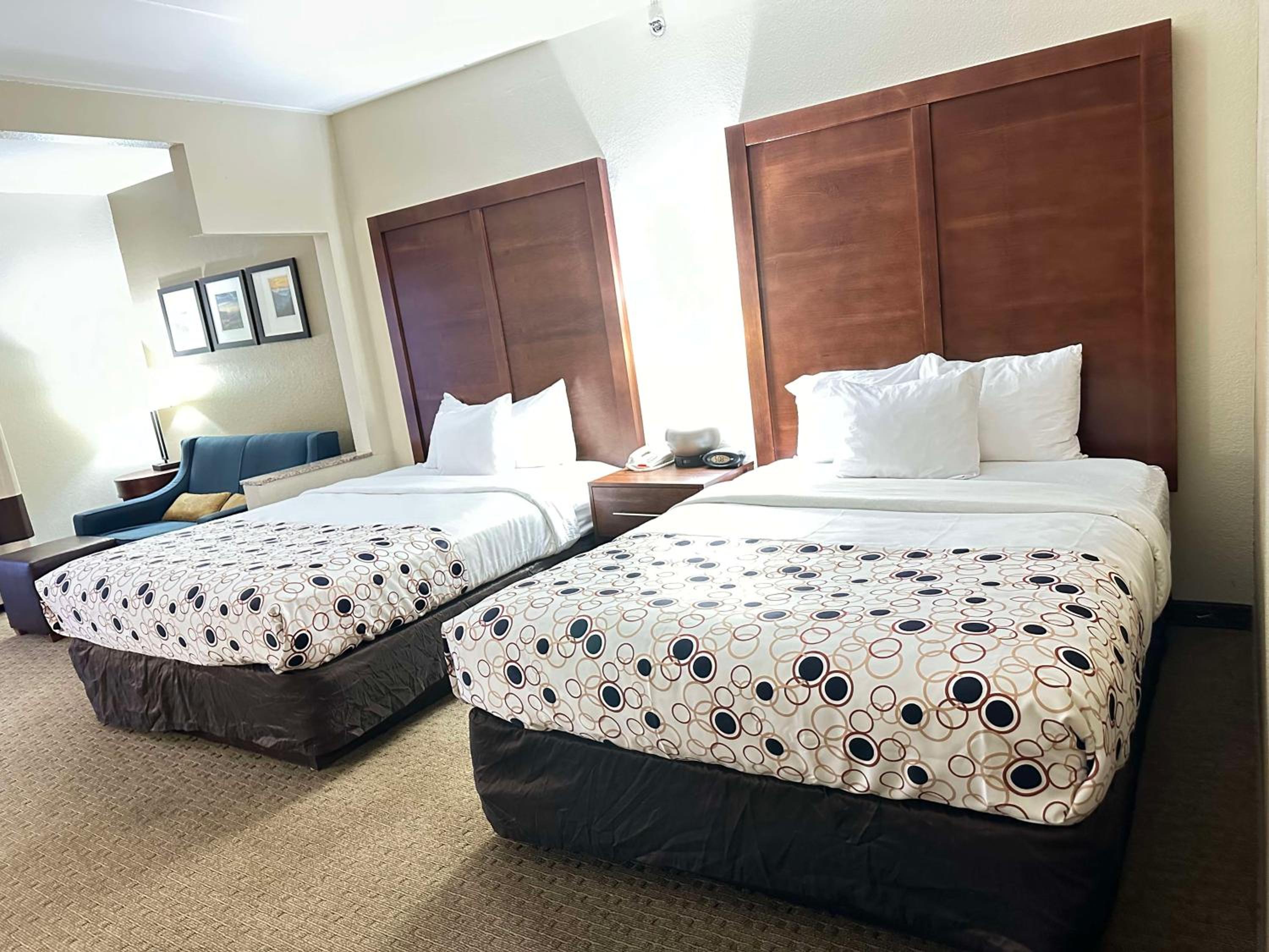 Queen Suite with Two Queen Beds and Sofa Bed - Wet Bar/Non-Smoking photo 1