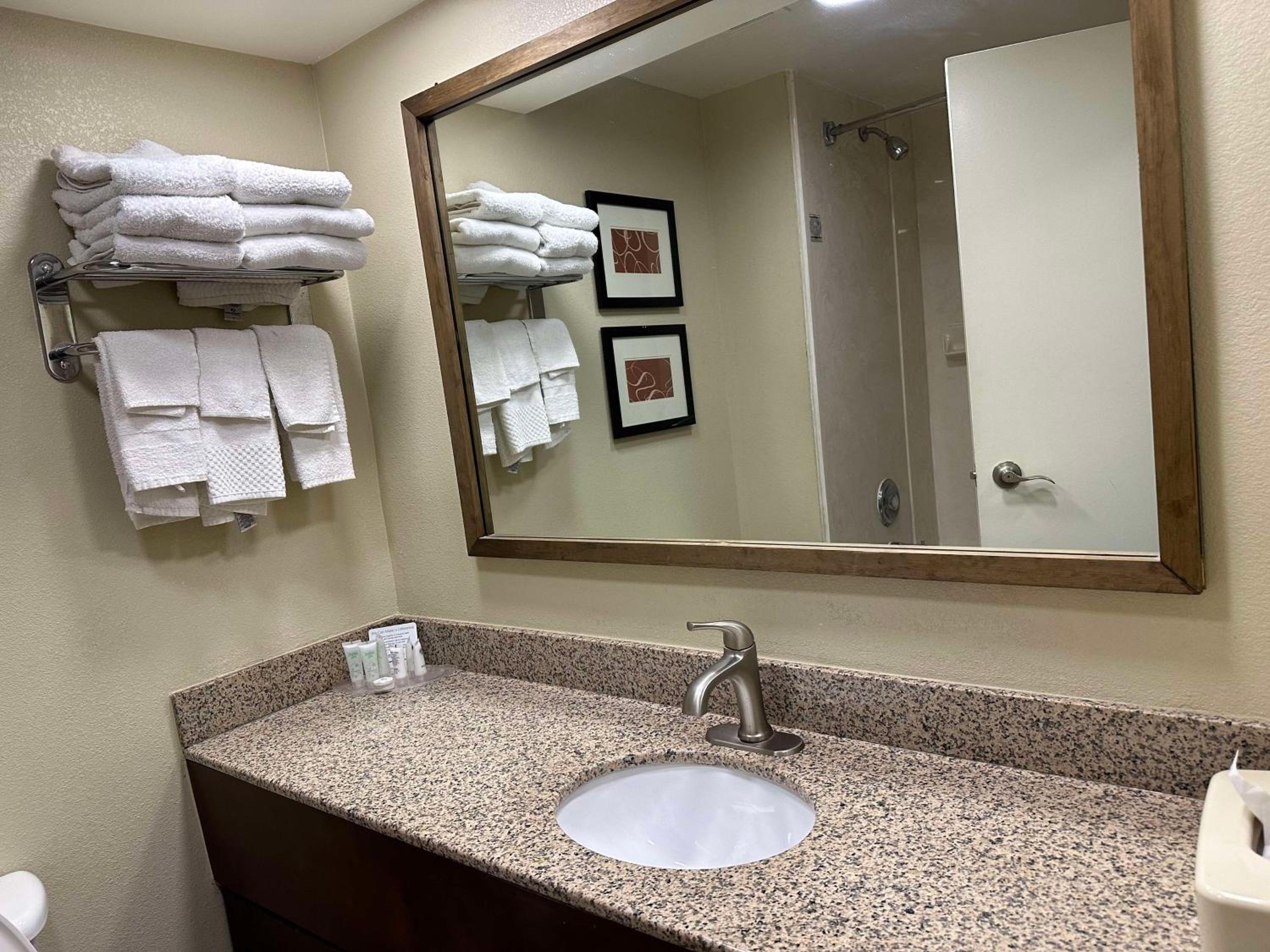 Queen Suite with Two Queen Beds and Sofa Bed - Wet Bar/Non-Smoking photo 2
