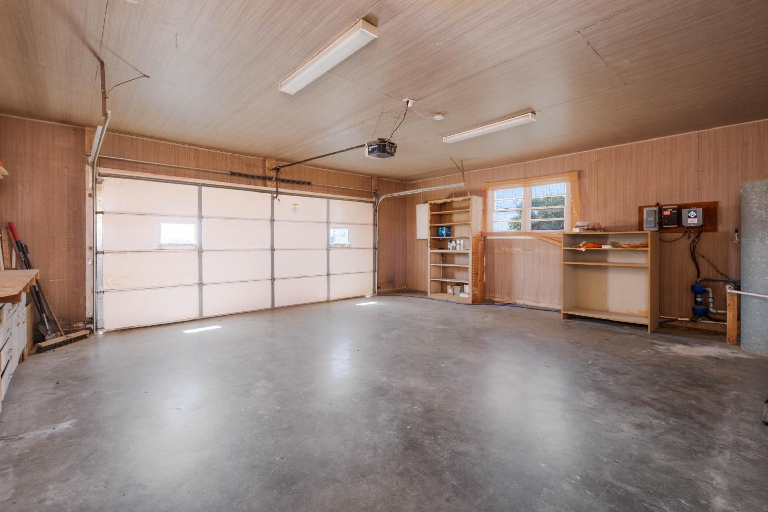Three-Bedroom House photo 3
