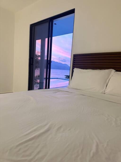 Three-Bedroom Villa photo 2