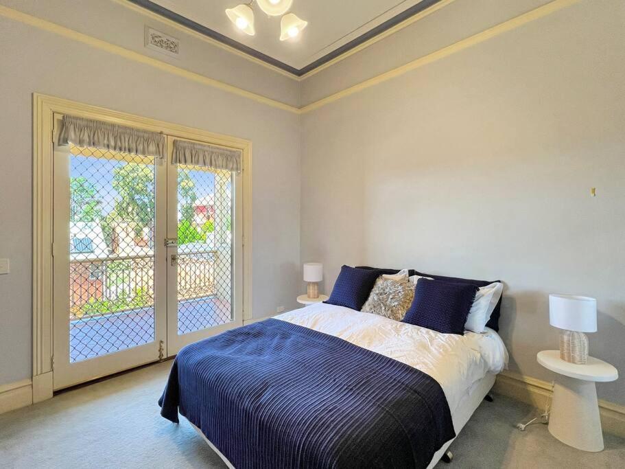 Four-Bedroom House photo 2