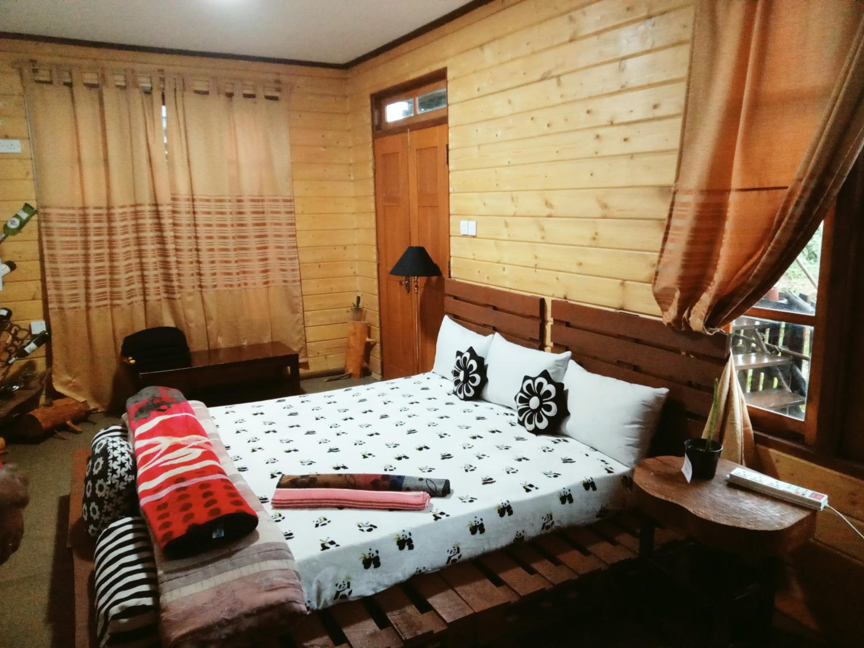Deluxe Double Room (2 Adults + 1 Child) photo 3