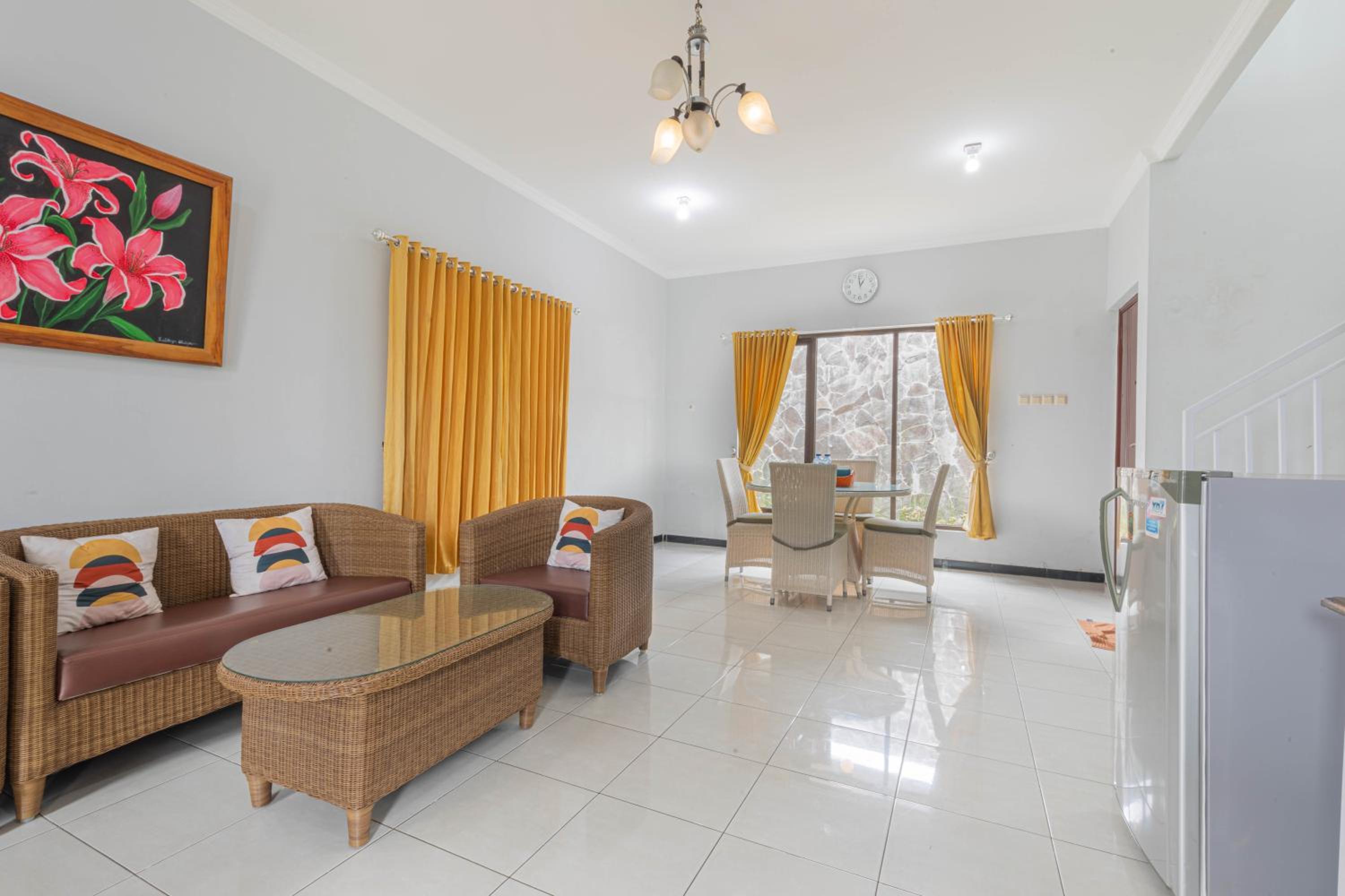 Two-Bedroom Villa - Photo 9