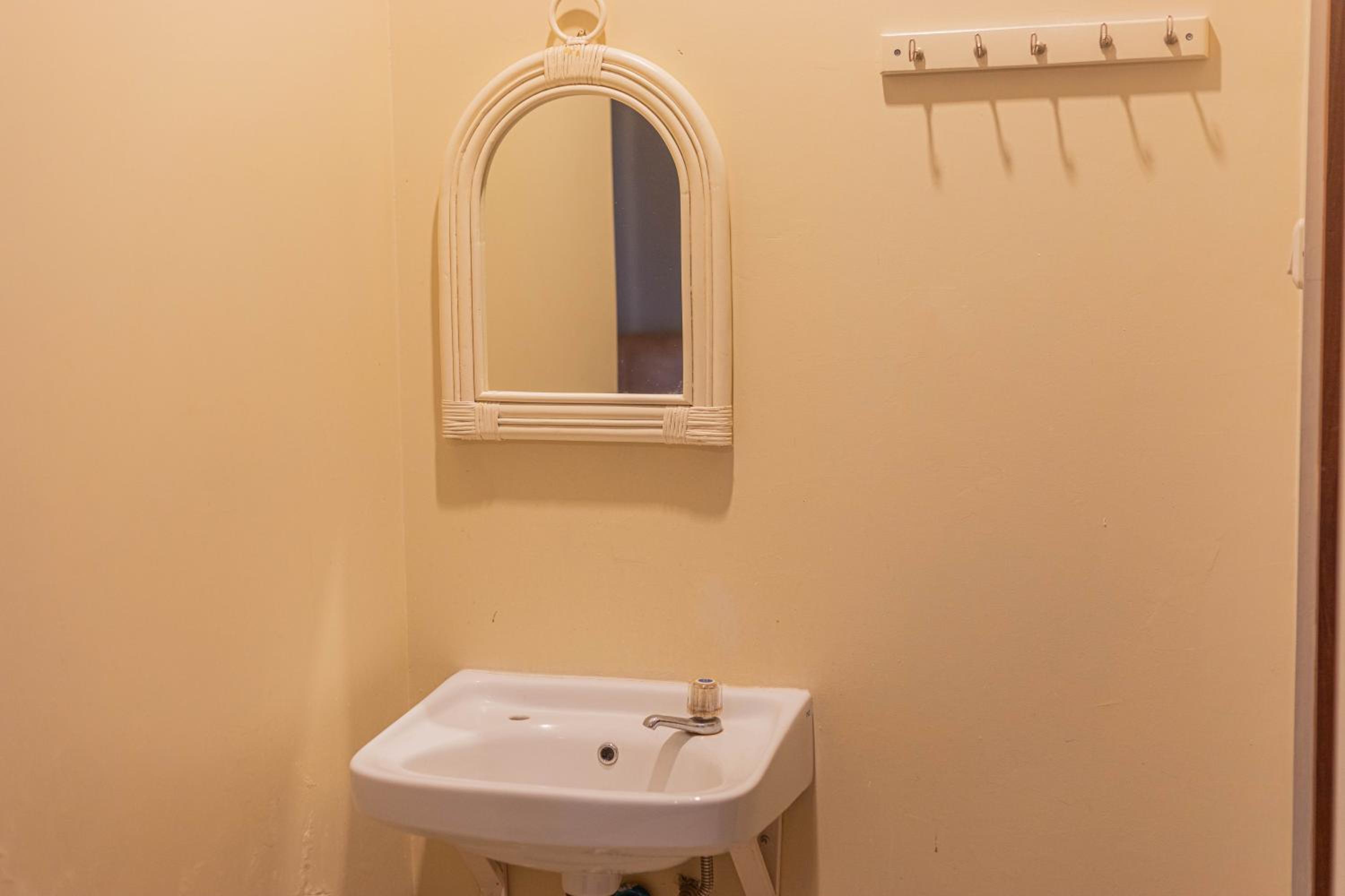 Standard Double or Twin Room - Photo 2