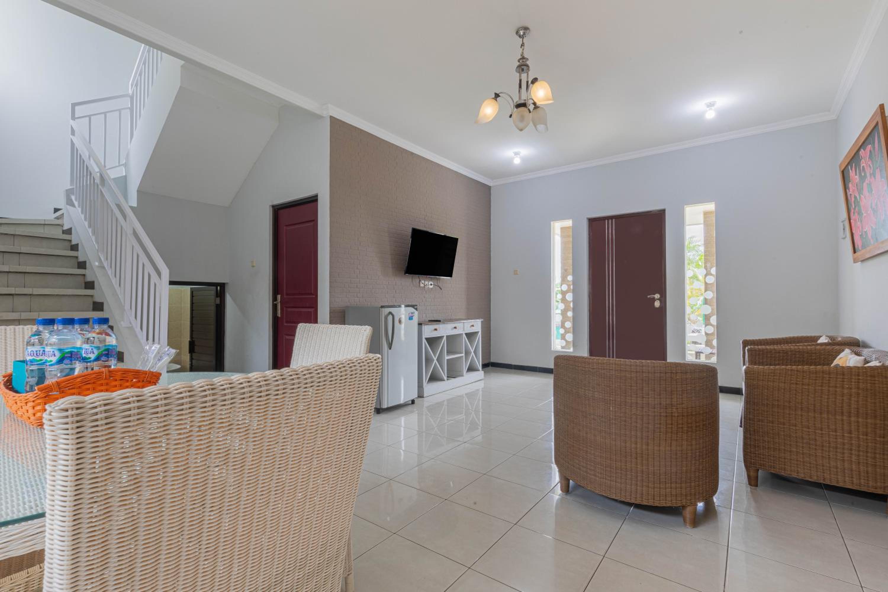 Two-Bedroom Villa - Photo 4