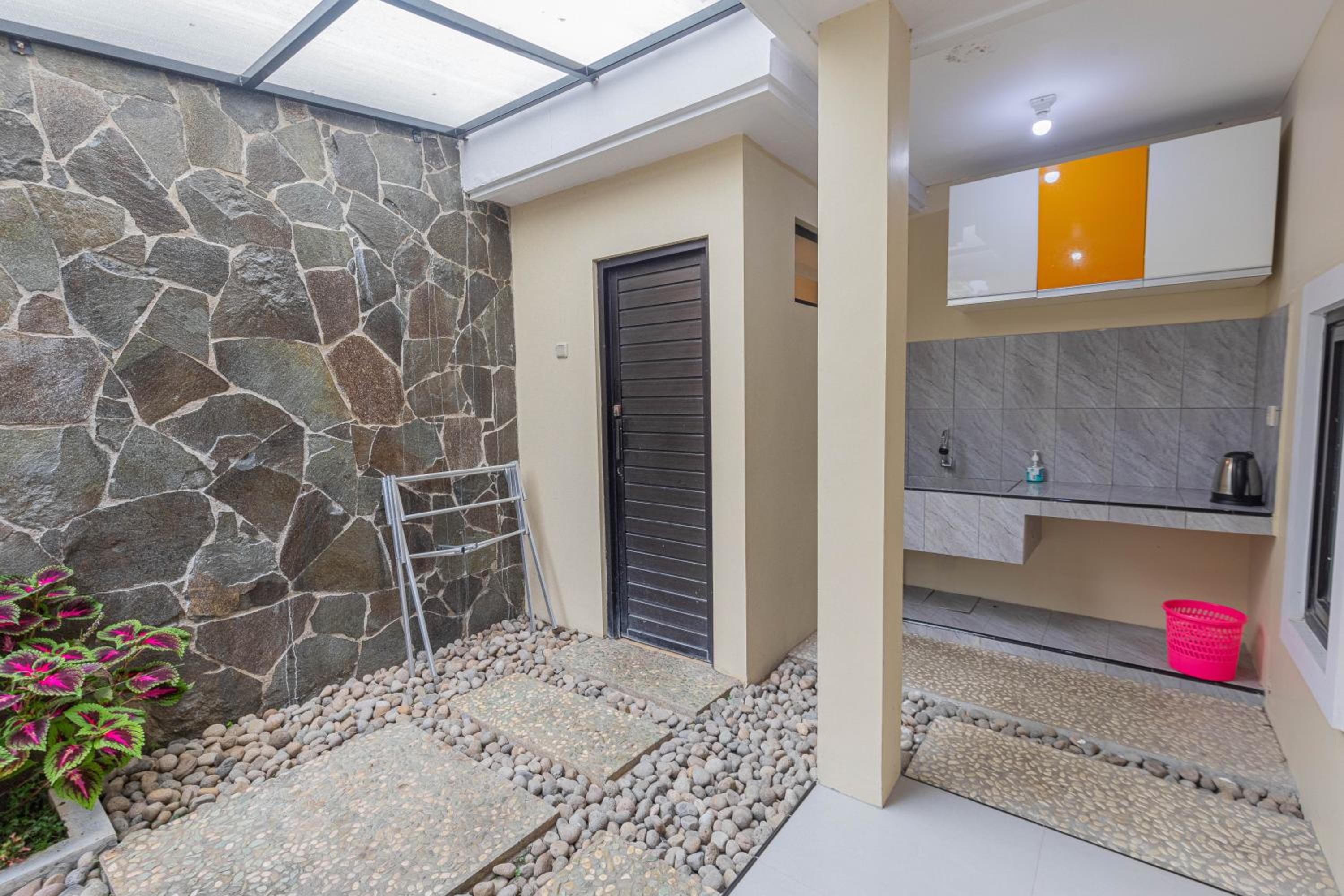 Two-Bedroom Villa - Photo 16