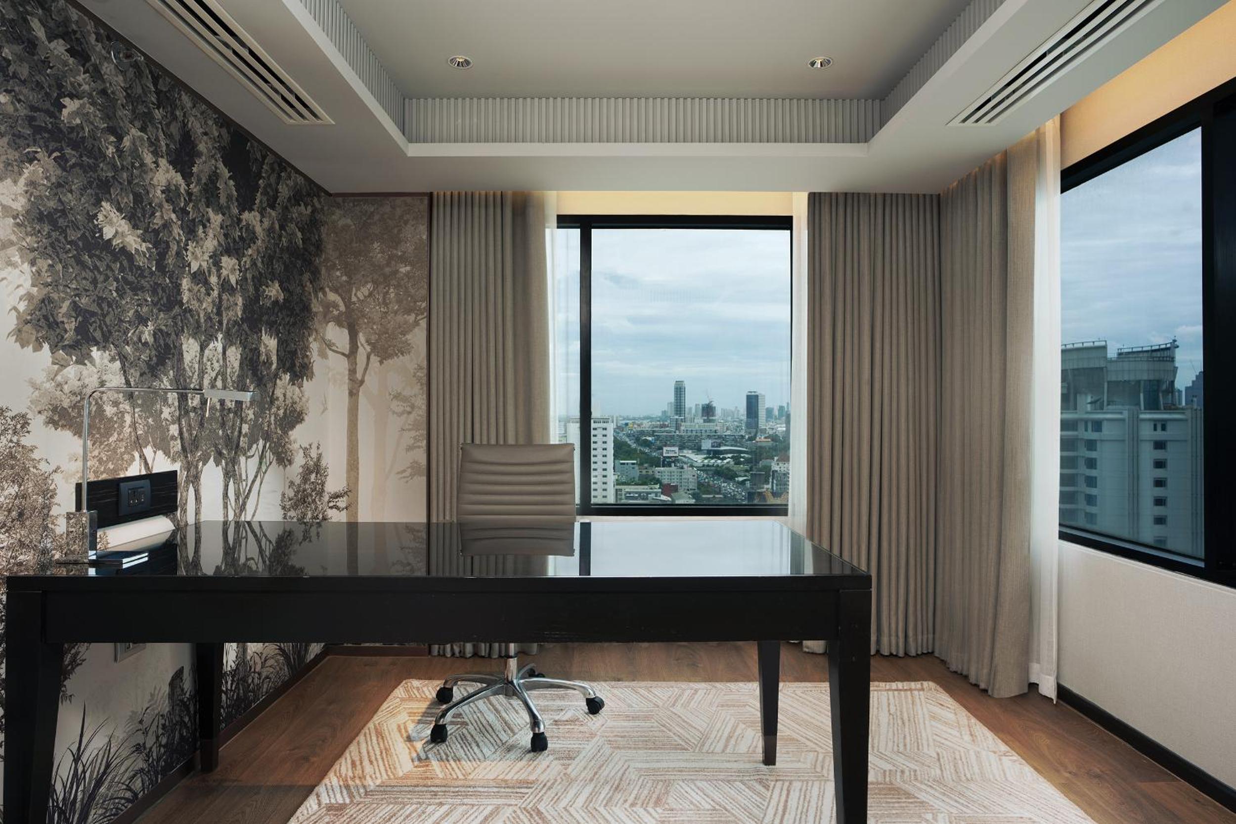 One-Bedroom Executive King Suite - Lounge Access