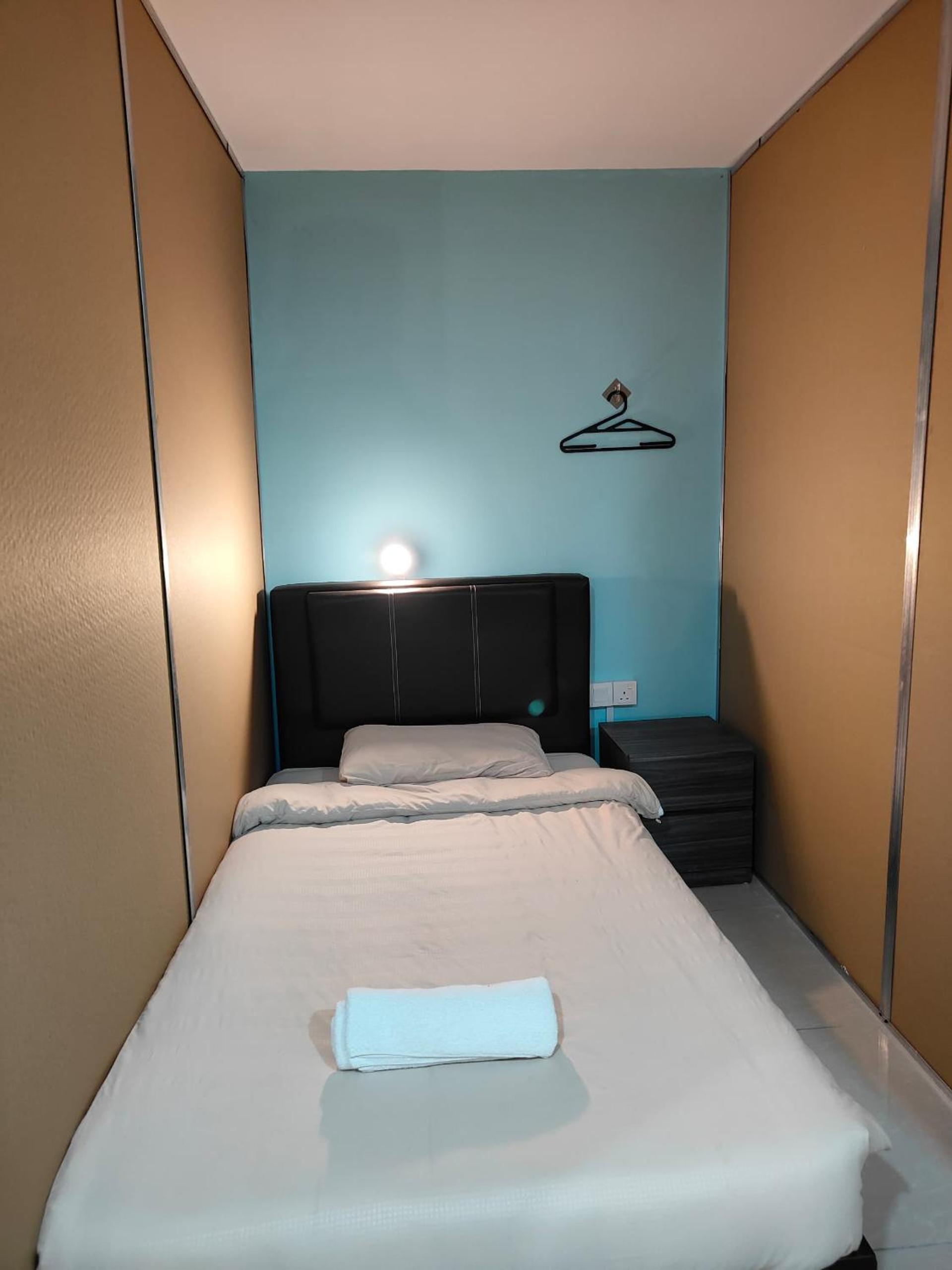 Single Bed in Dormitory Room photo 2
