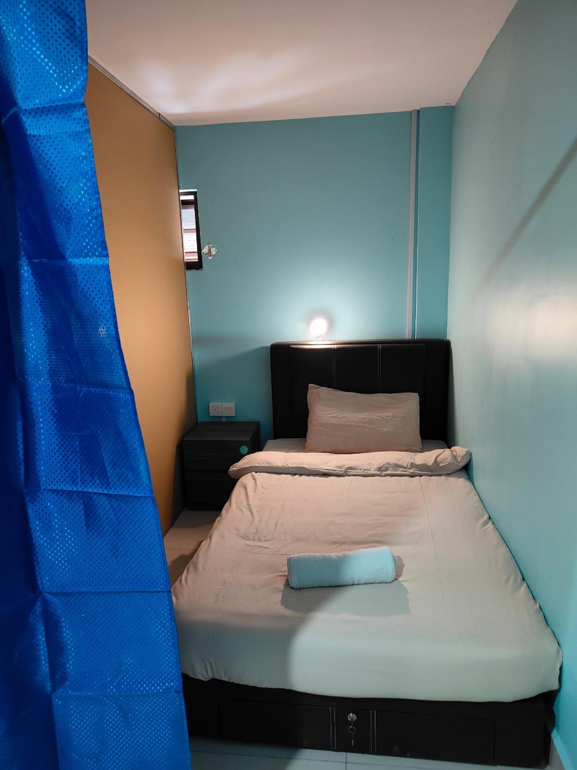 Single Bed in Dormitory Room photo 2