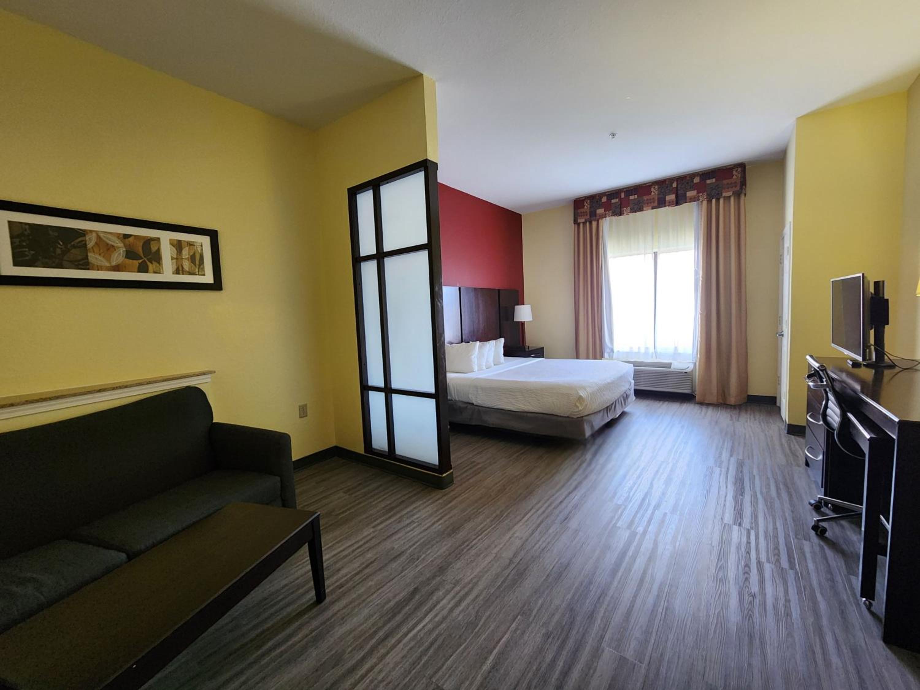 Efficiency King Suite with Kitchenette - Non-Smoking - Photo 5