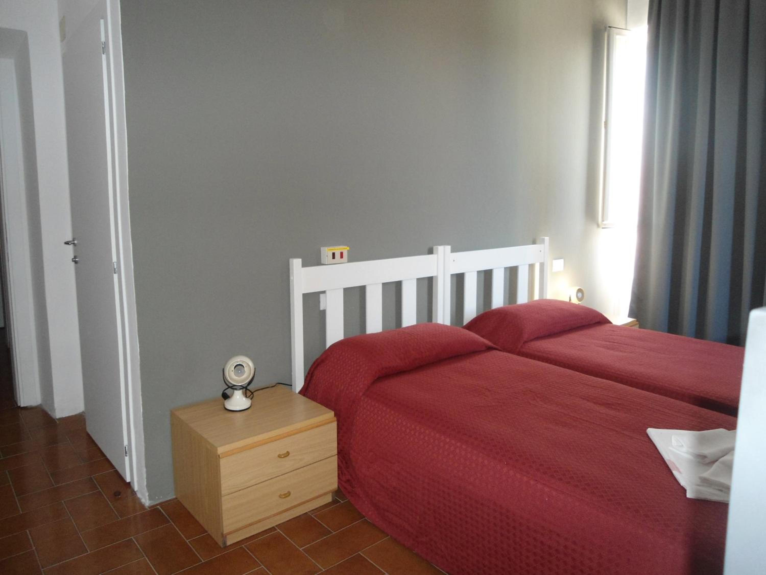 Economy Twin Room photo 1