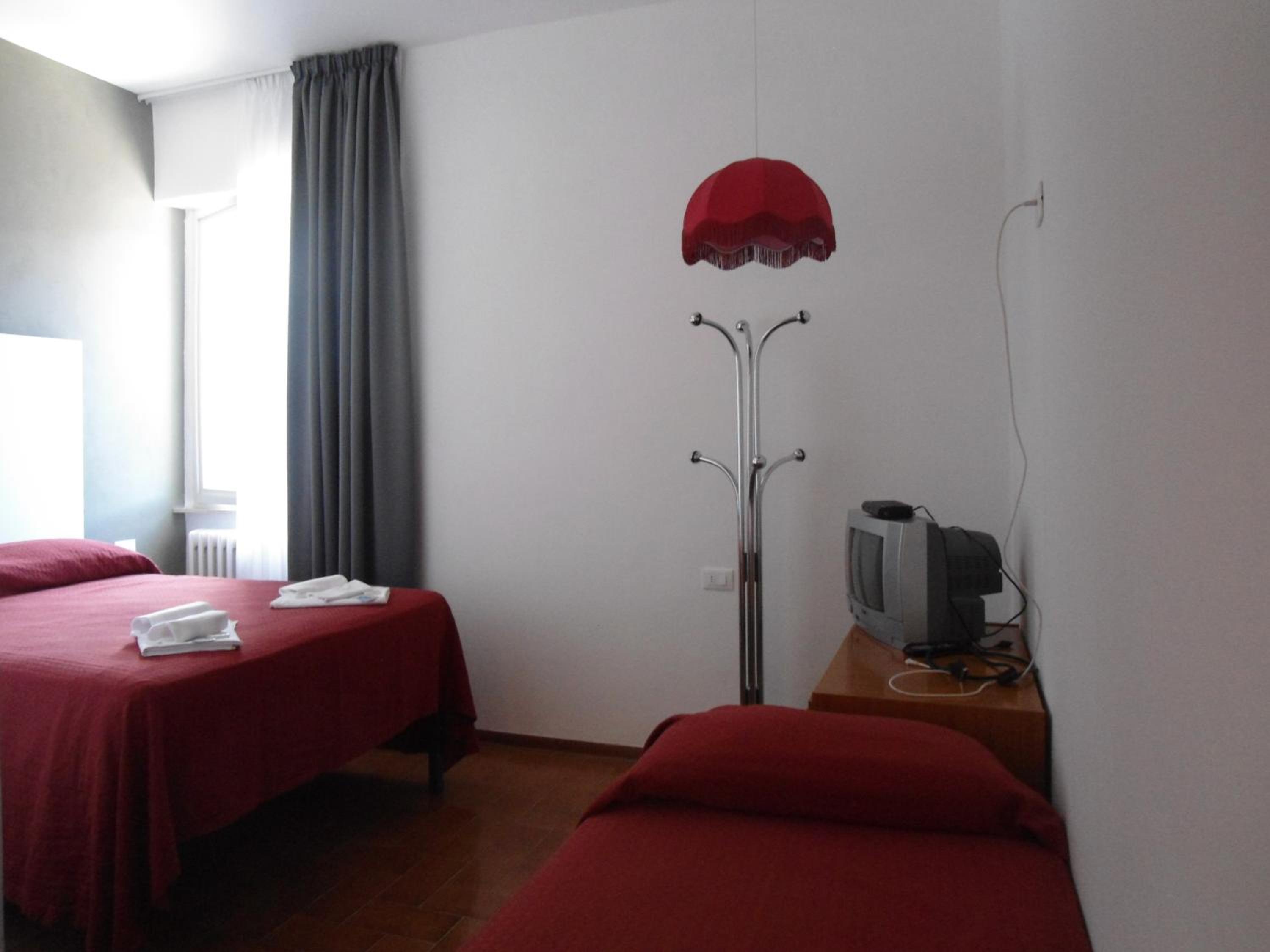 Standard Twin Room photo 1