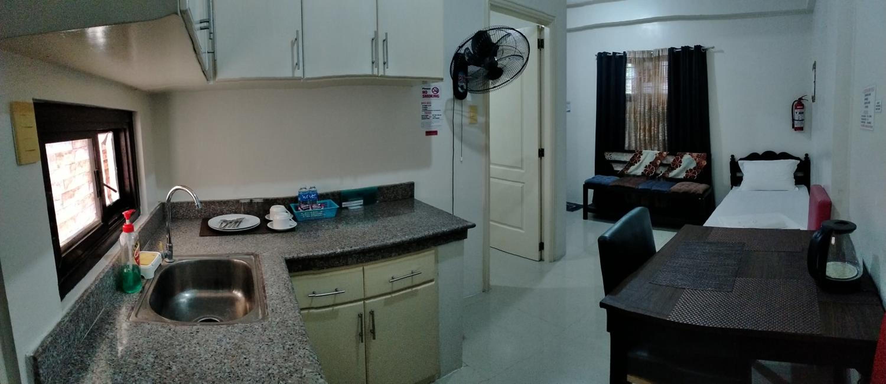 Deluxe Double Room - Photo 21