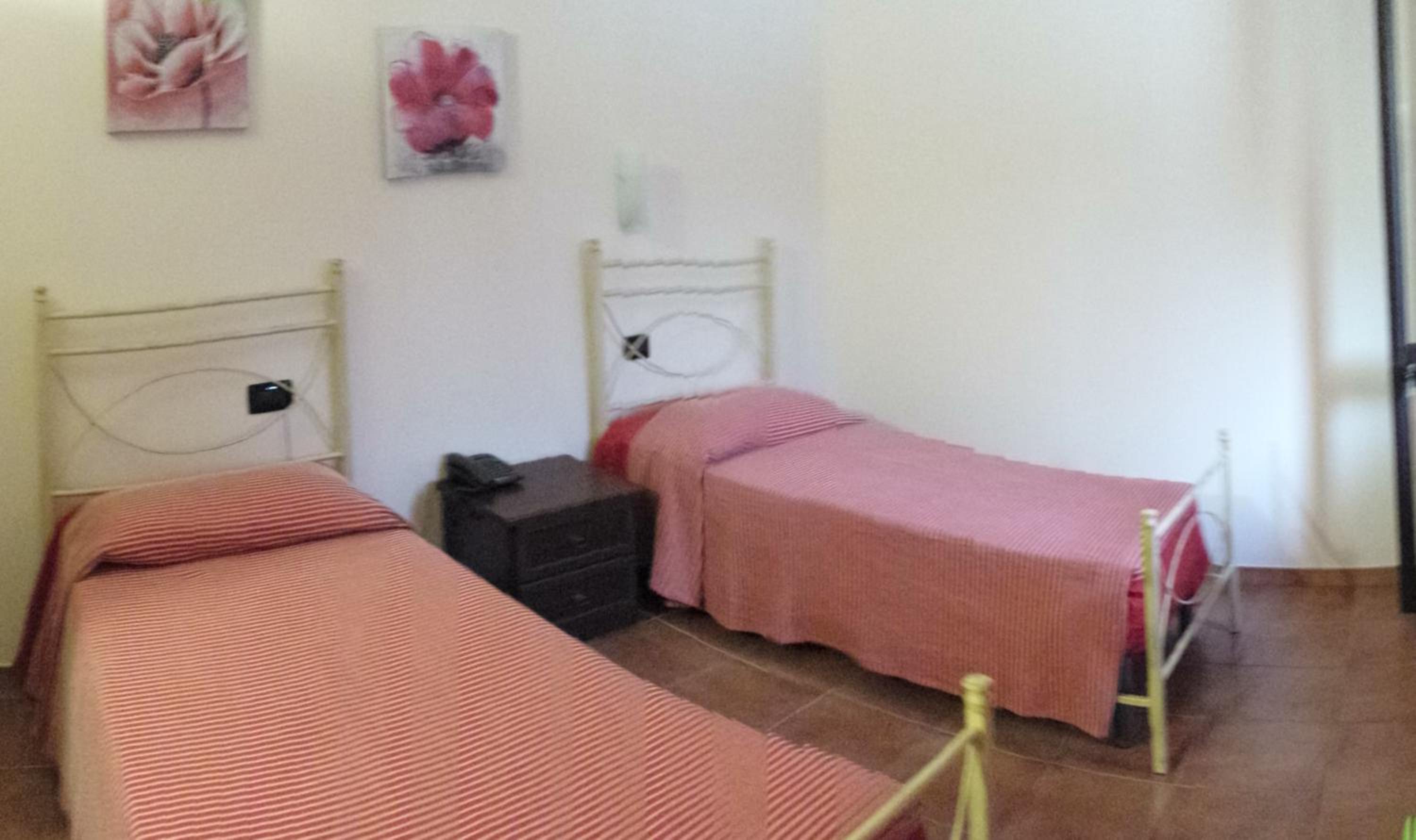 Twin Room with Shared Toilet photo 1