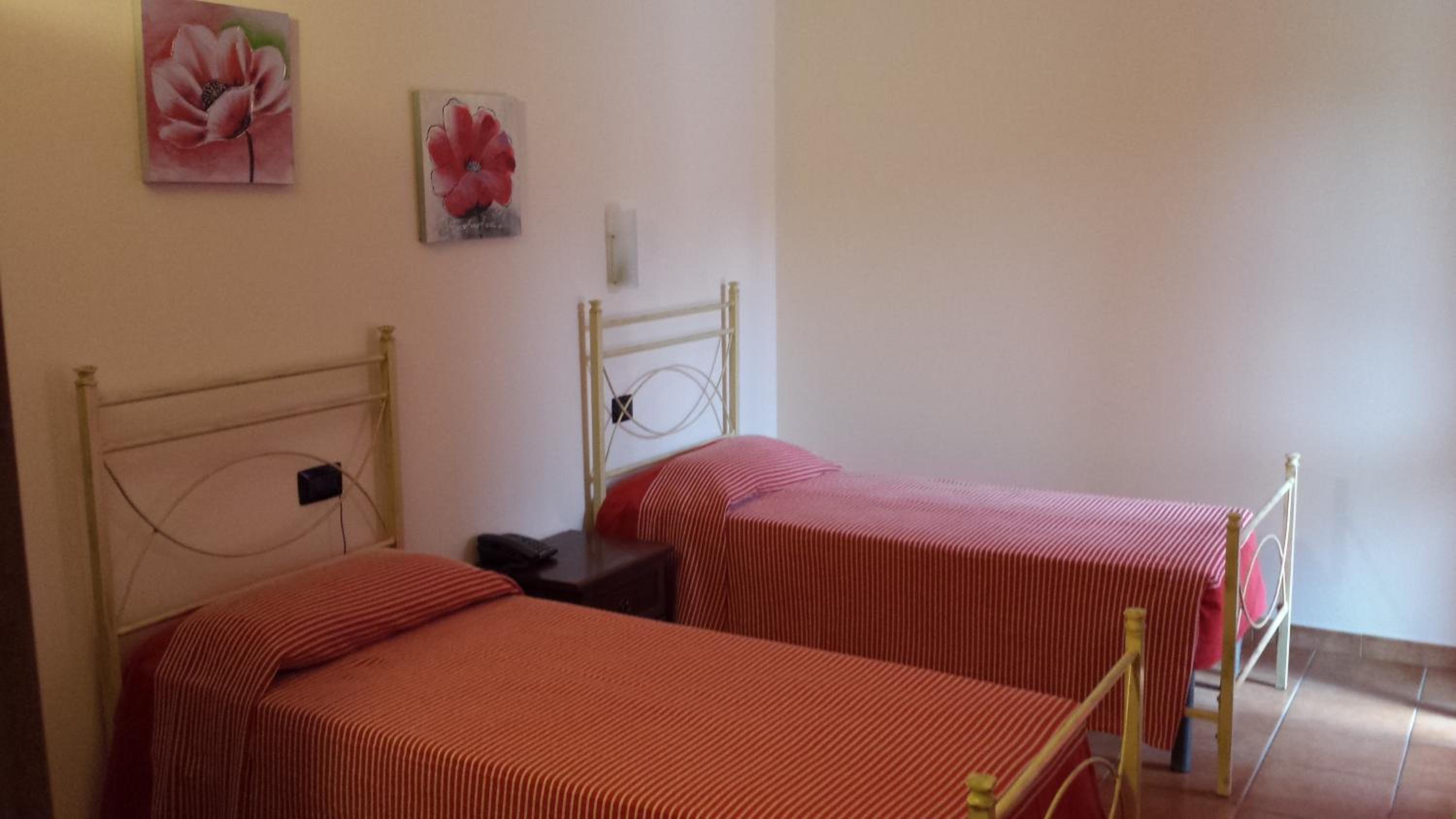 Twin Room with Shared Toilet photo 3