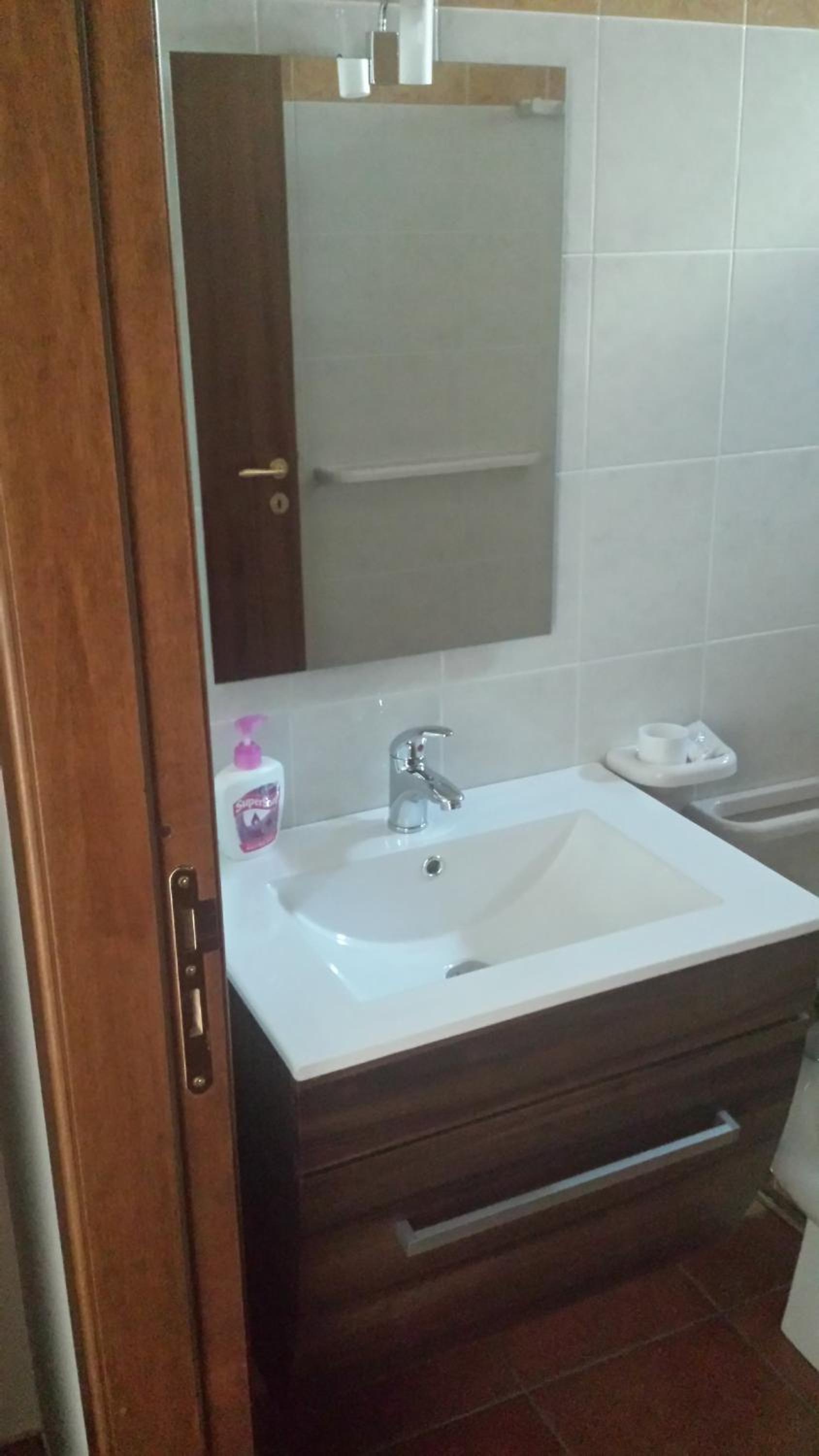 Twin Room with Shared Toilet photo 2