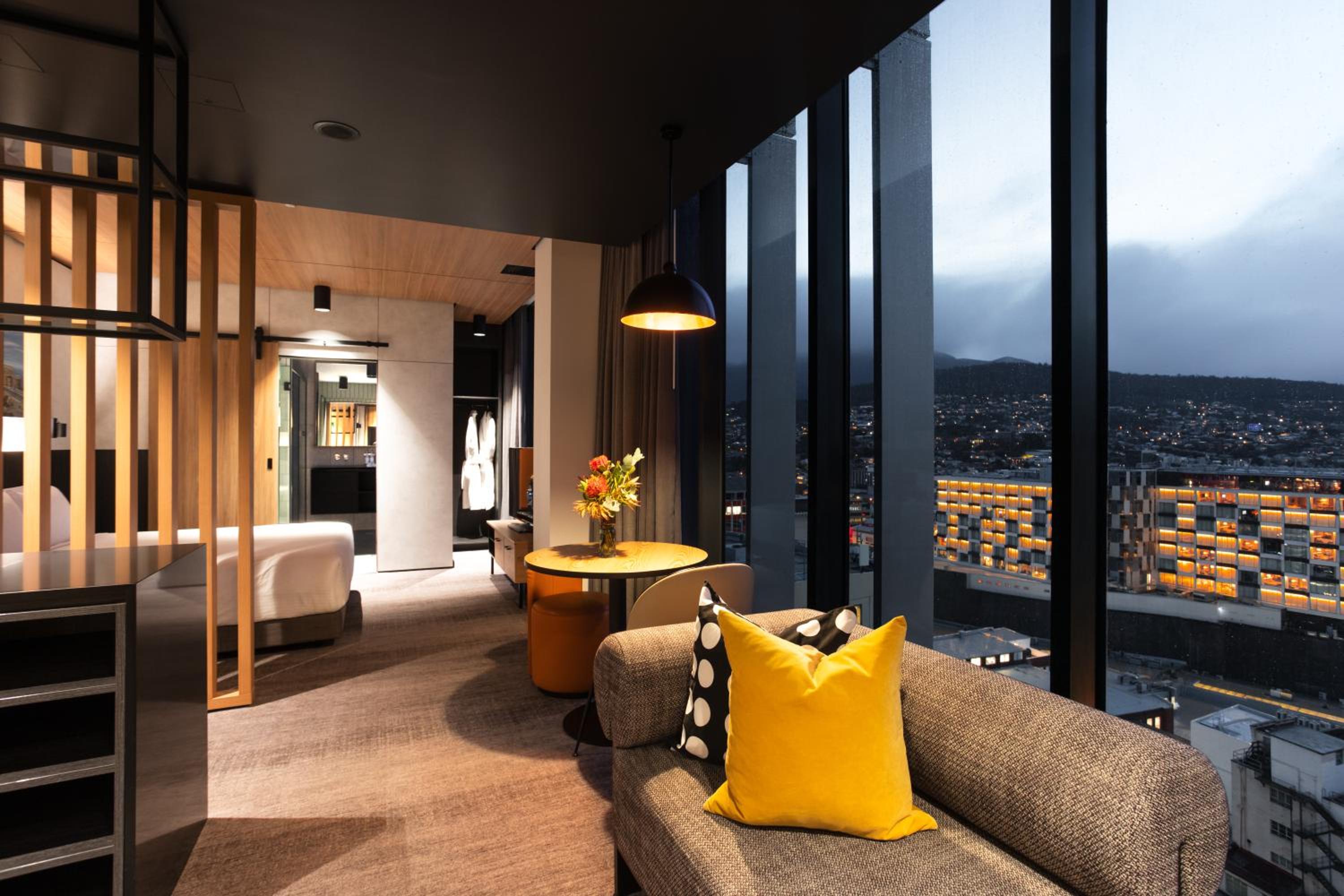 Nipaluna Suite City Views with One King Bed thumbnail 5