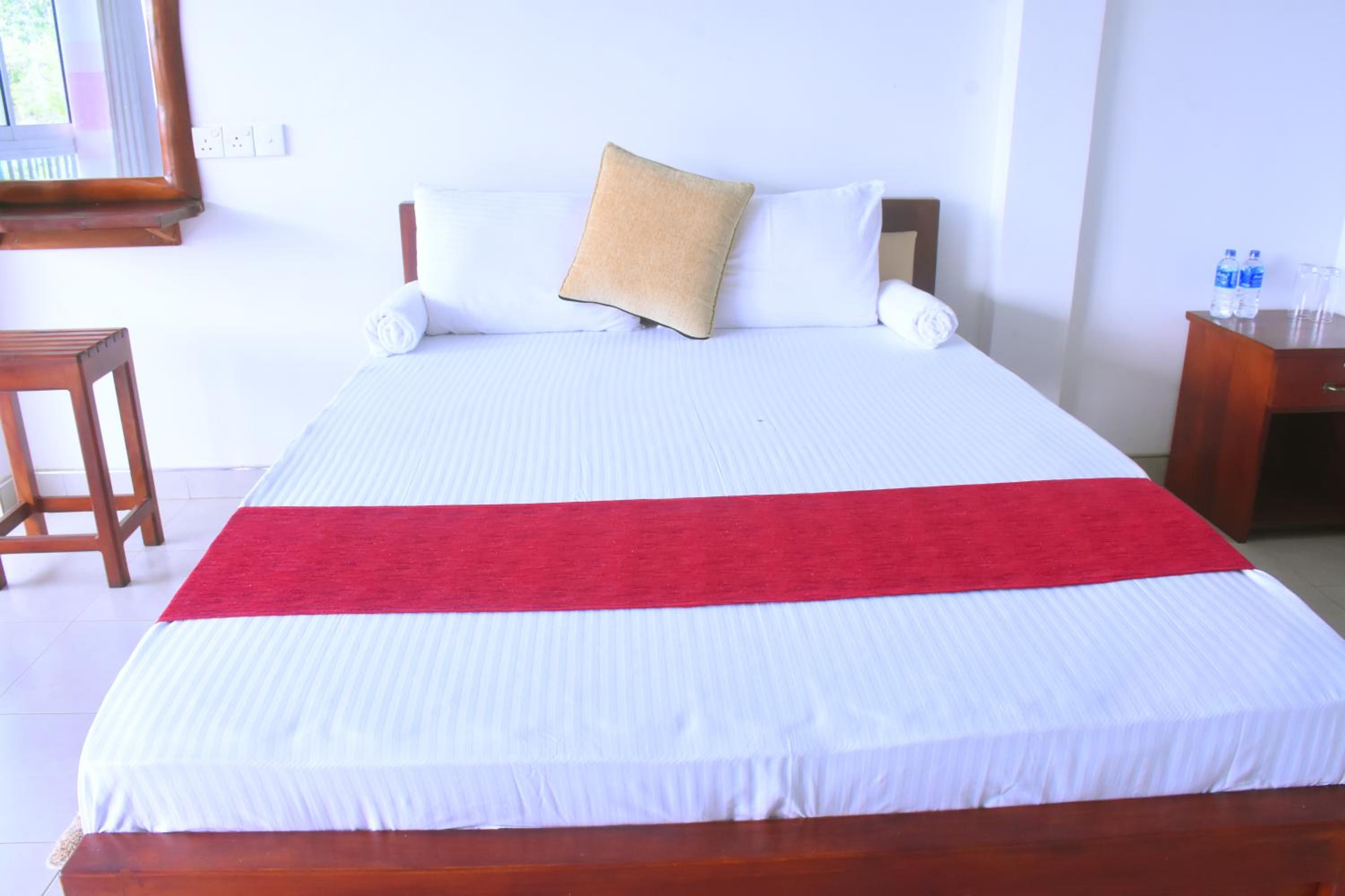 Deluxe Double Room with Balcony photo 2
