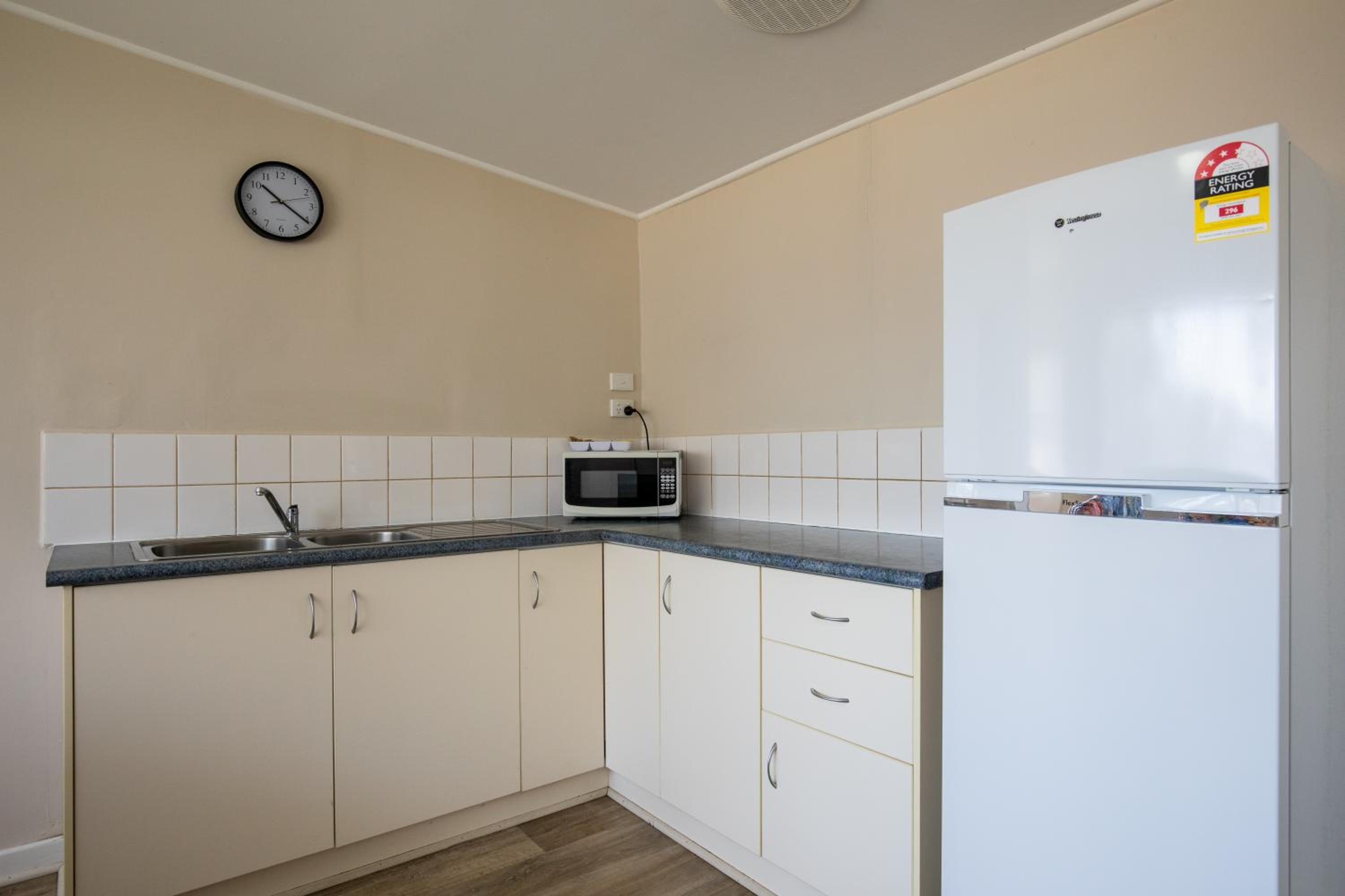 Three-Bedroom Chalet - Photo 15