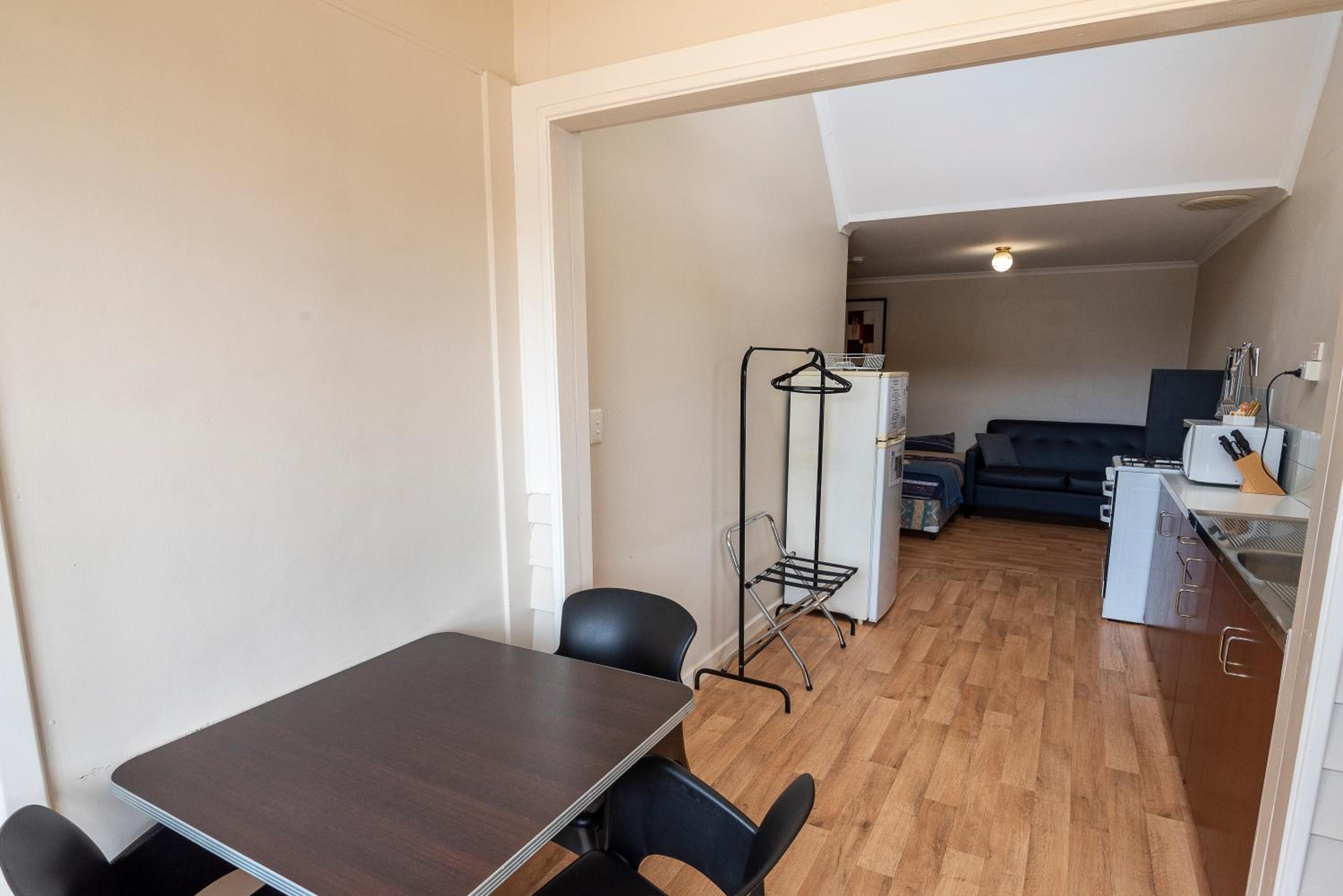 One-Bedroom Apartment - Photo 1