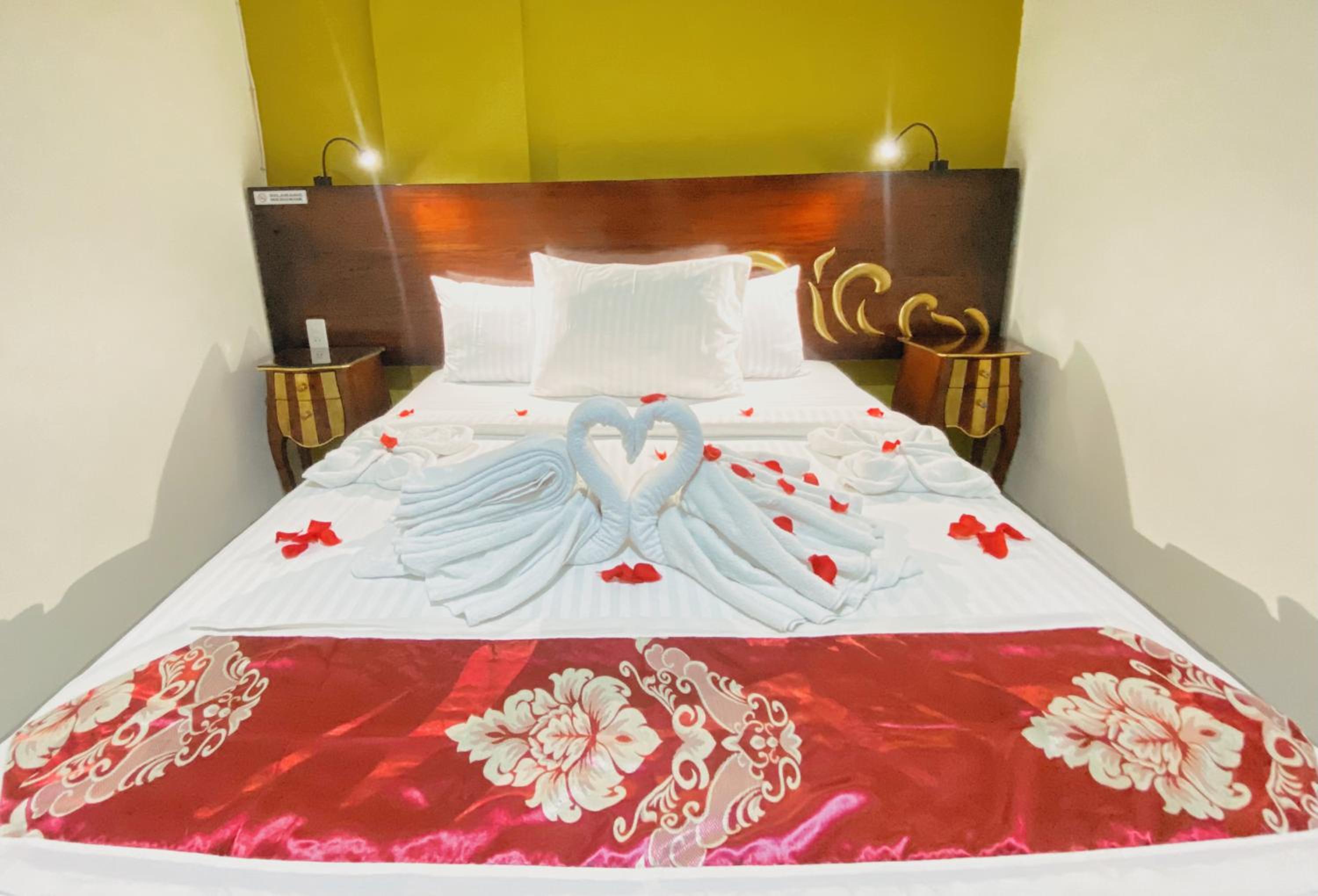 Deluxe Room - Photo 2