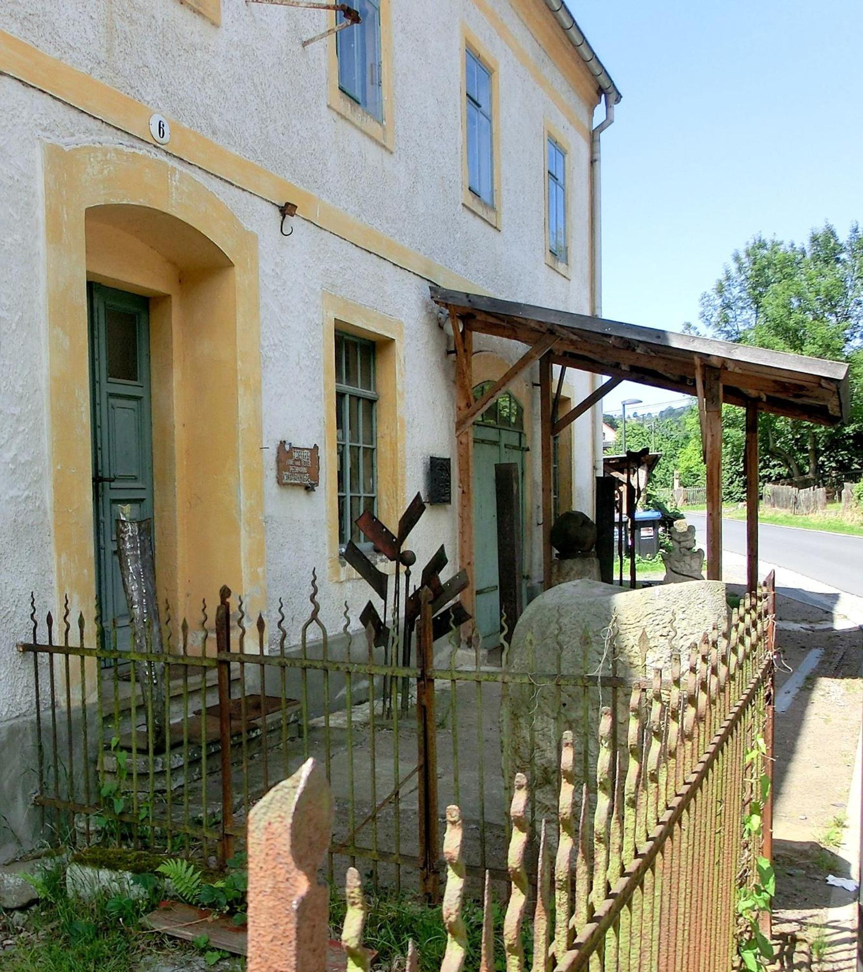 Apartment with Terrace - Photo 5