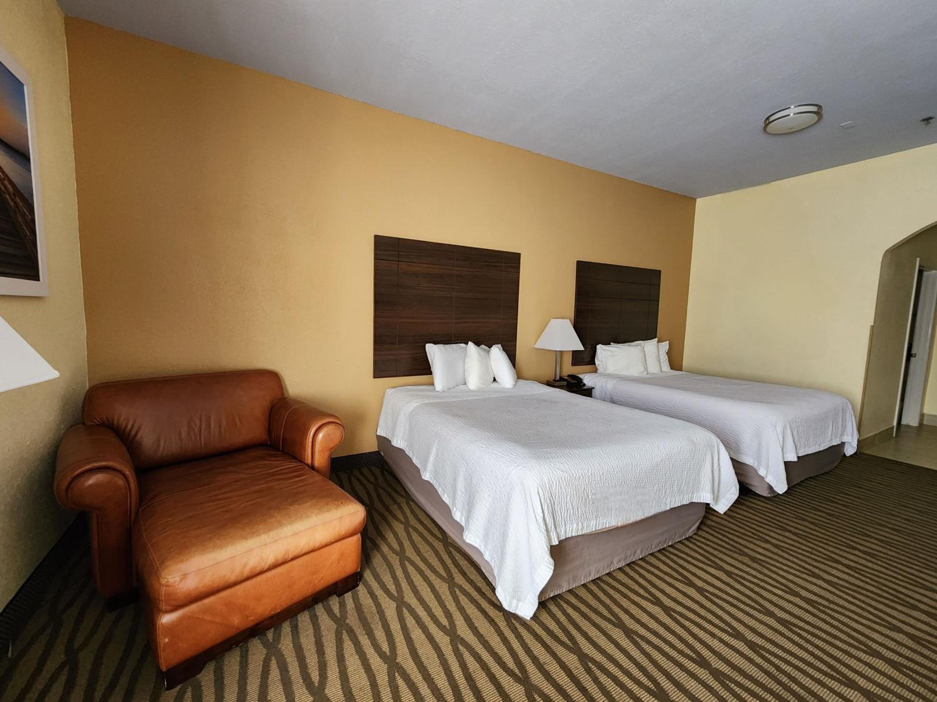 Studio Suite with Two Queen Beds - Non-Smoking - Photo 2